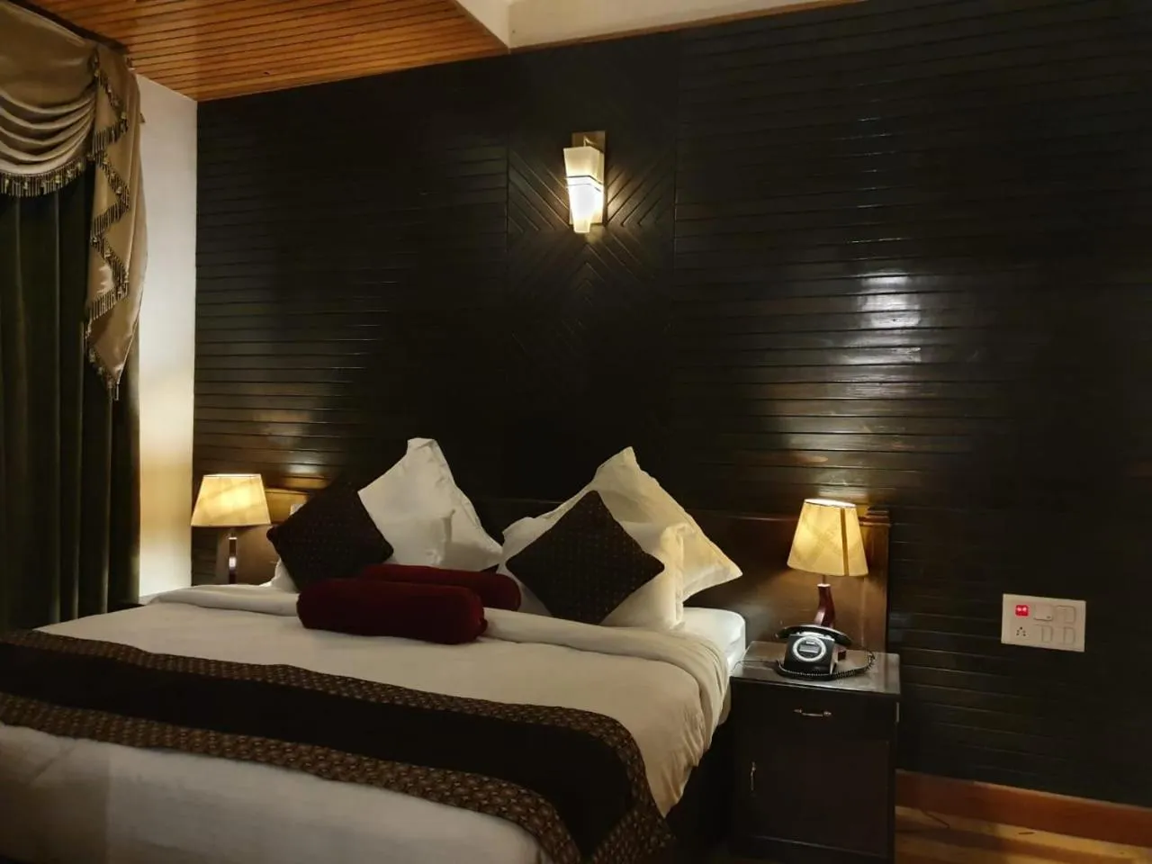 Photo of the whole room in Hotel Corbett Kingdom