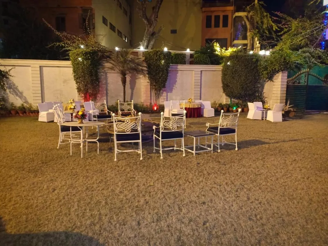 Garden view in Hotel Corbett Kingdom