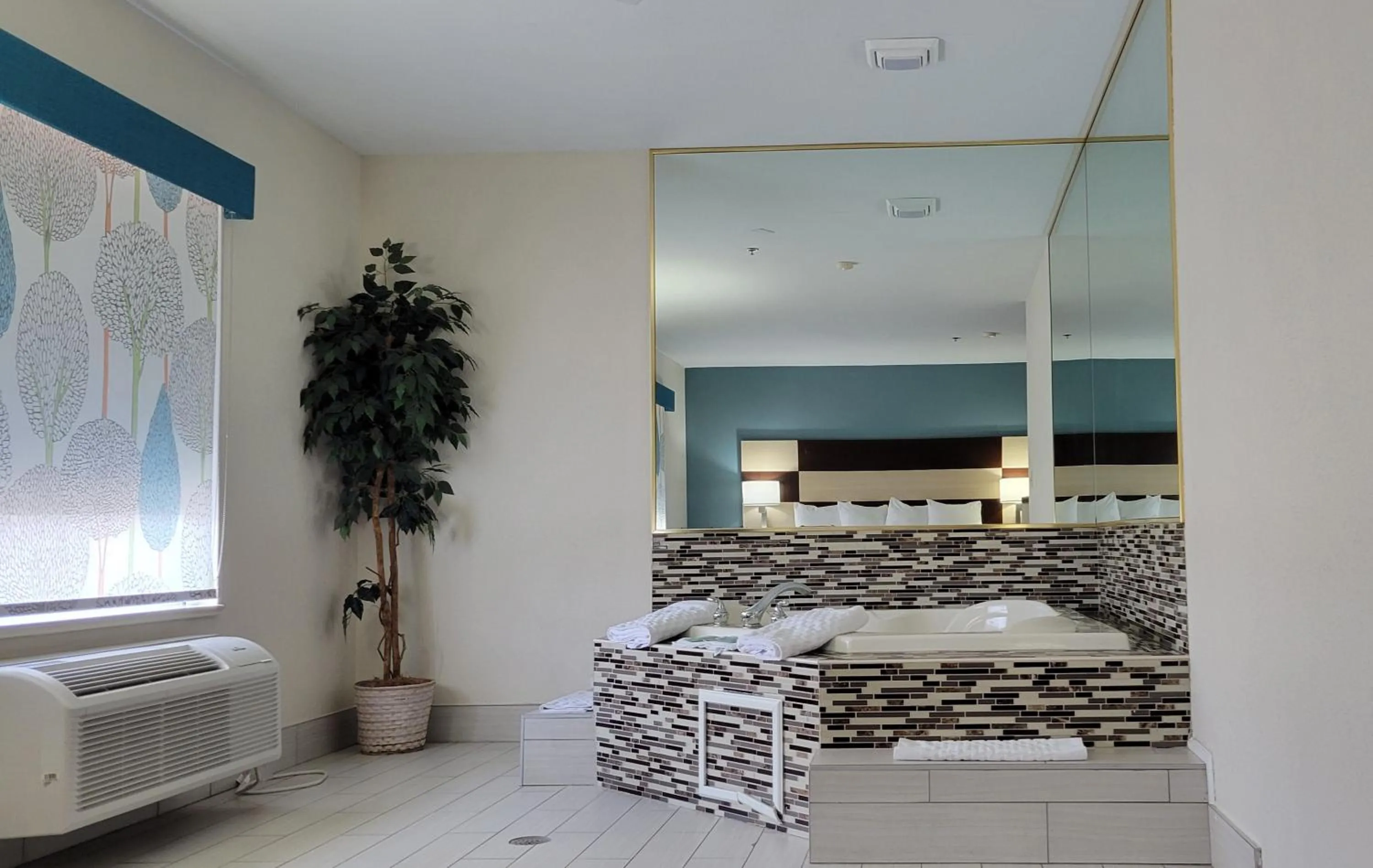 Bedroom, Bed in Best Western Joliet Inn & Suites