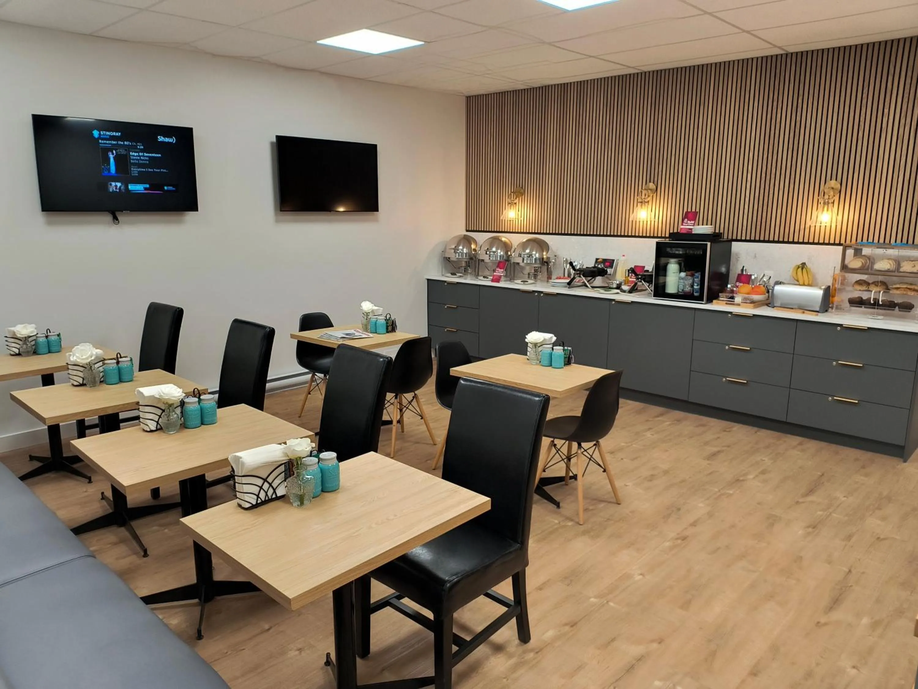 Breakfast in Best Western Plus Emerald Isle Hotel