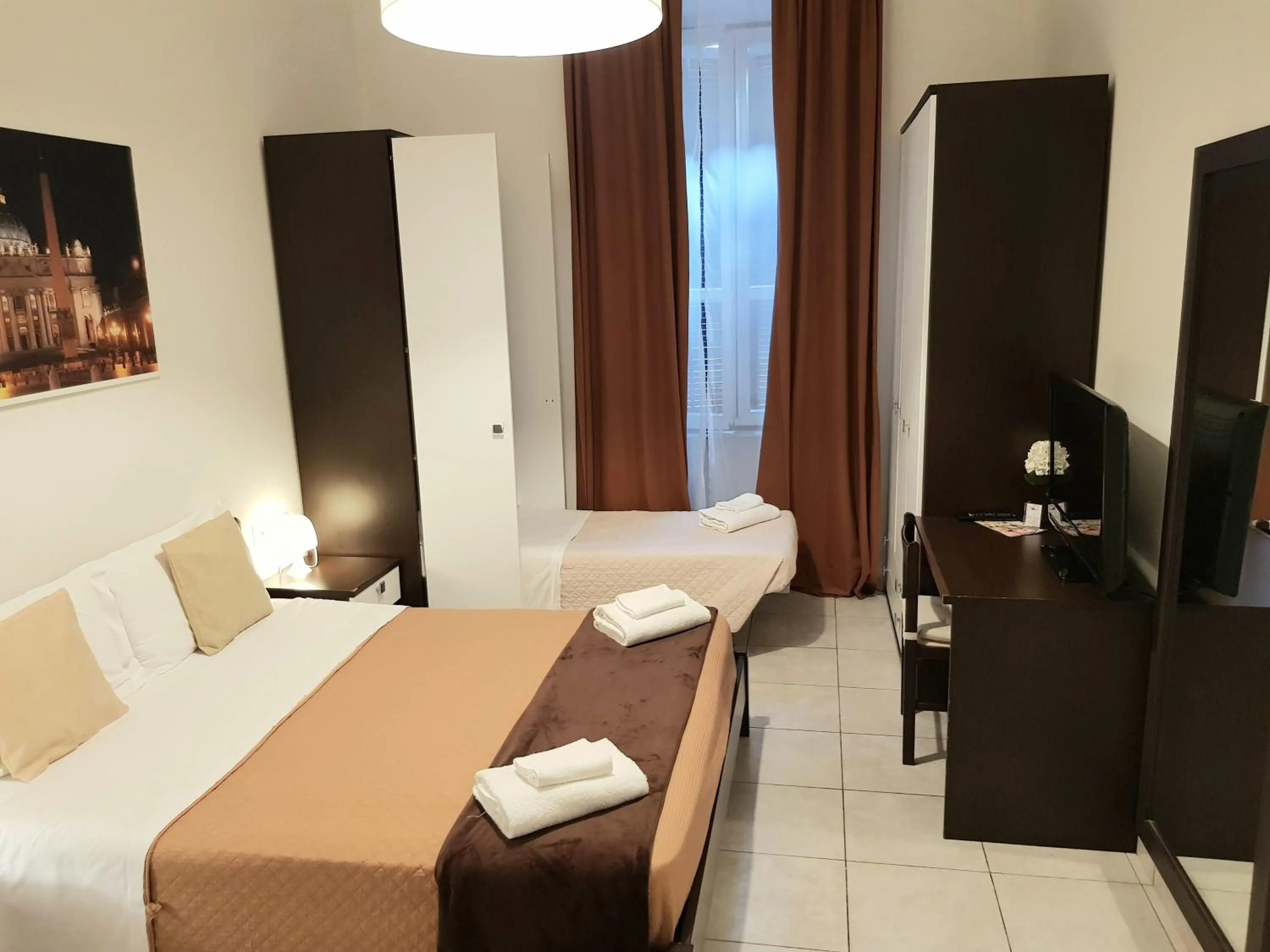 Bedroom, Bed in Cialdini Rome