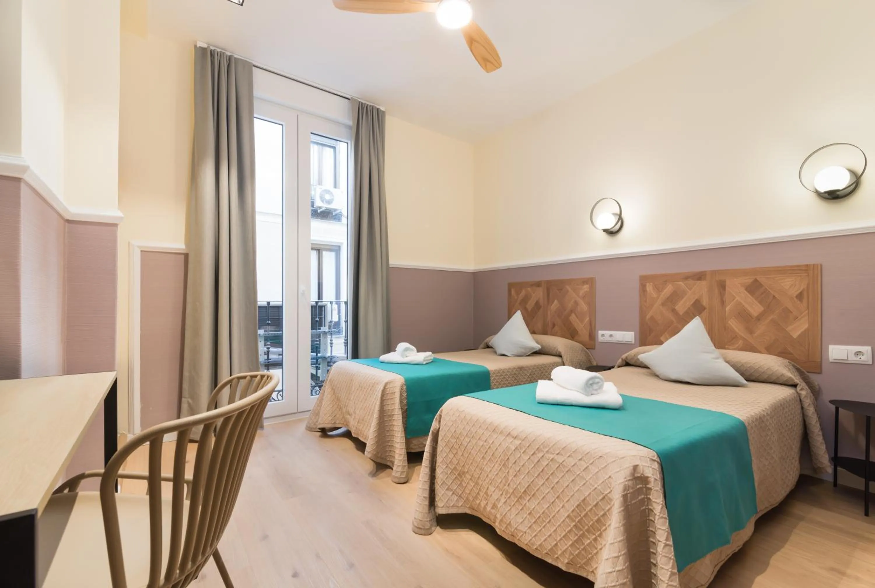 Photo of the whole room, Bed in Hostal Evoke Madrid