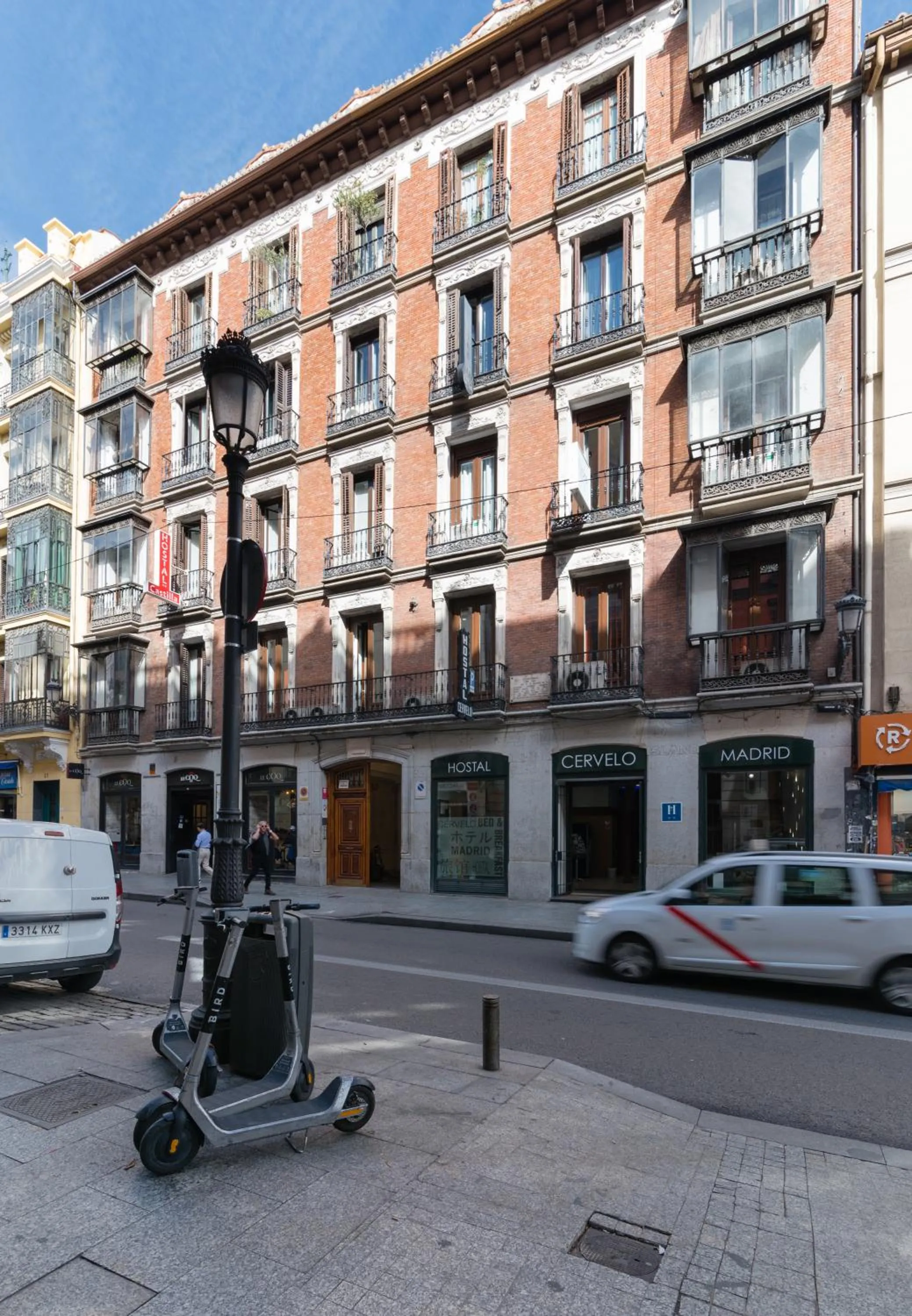 Property building in Hostal Evoke Madrid