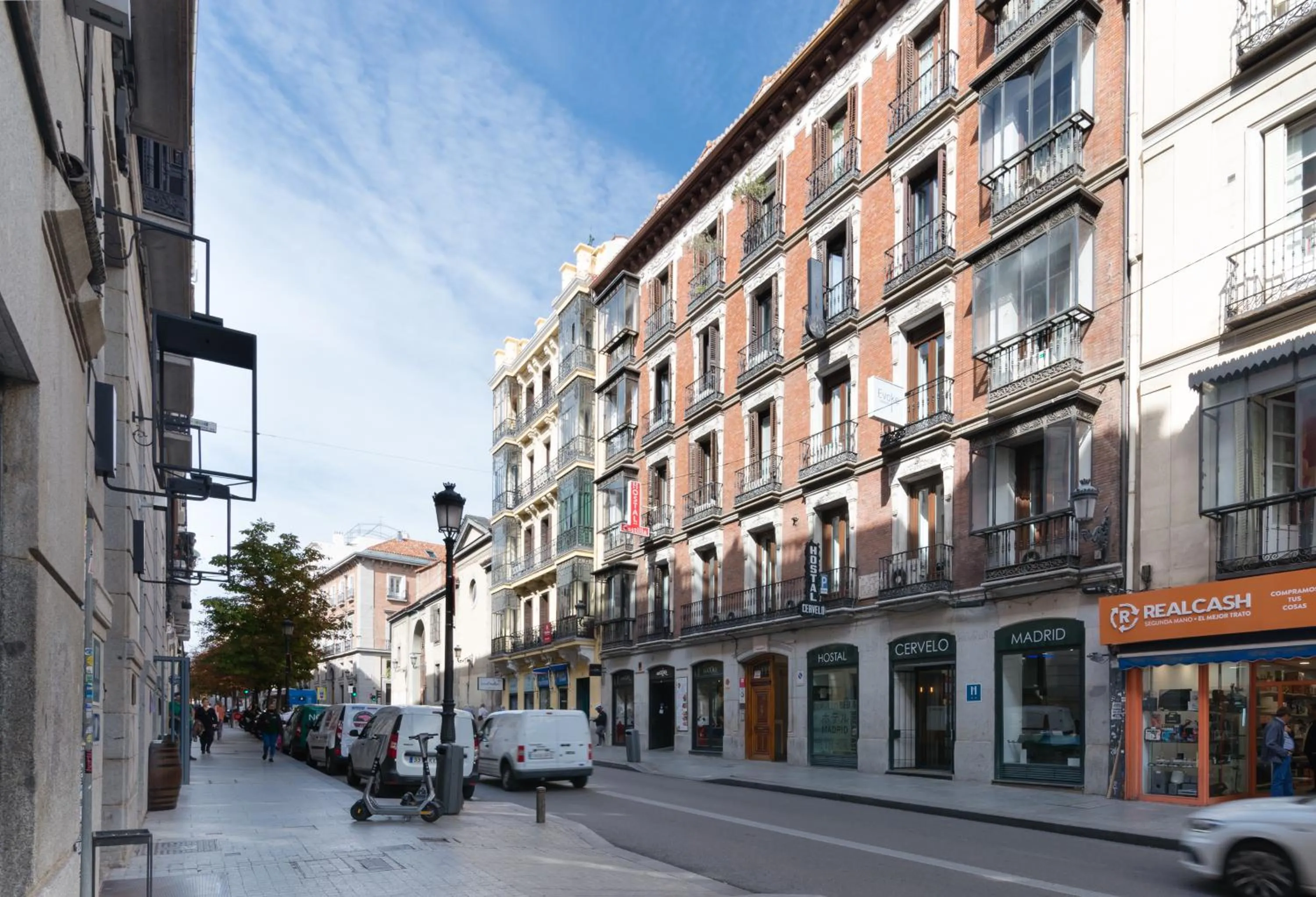 Property building in Hostal Evoke Madrid