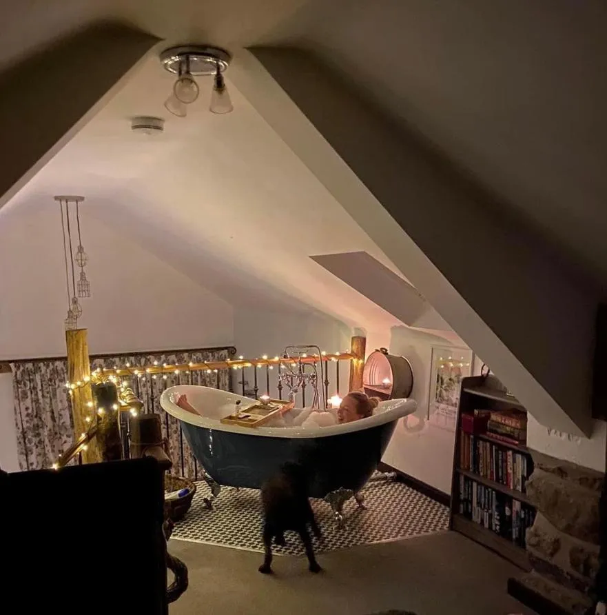 Bath, Bed in Rosie's Barn