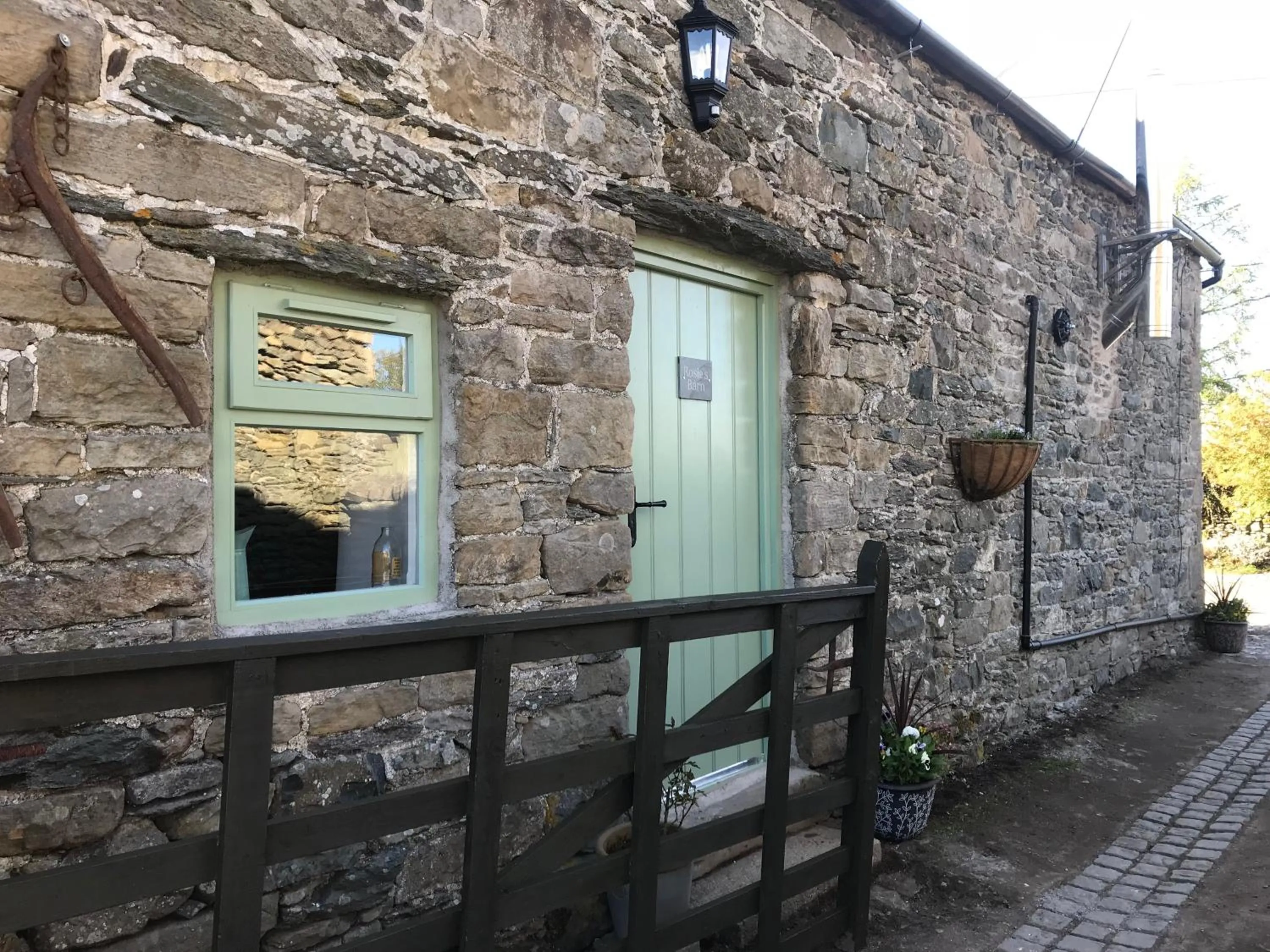 Facade/entrance in Rosie's Barn