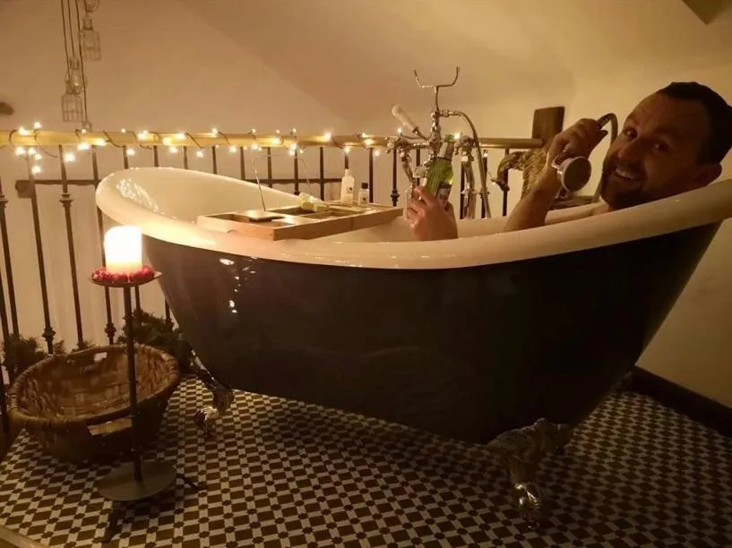 Bath in Rosie's Barn