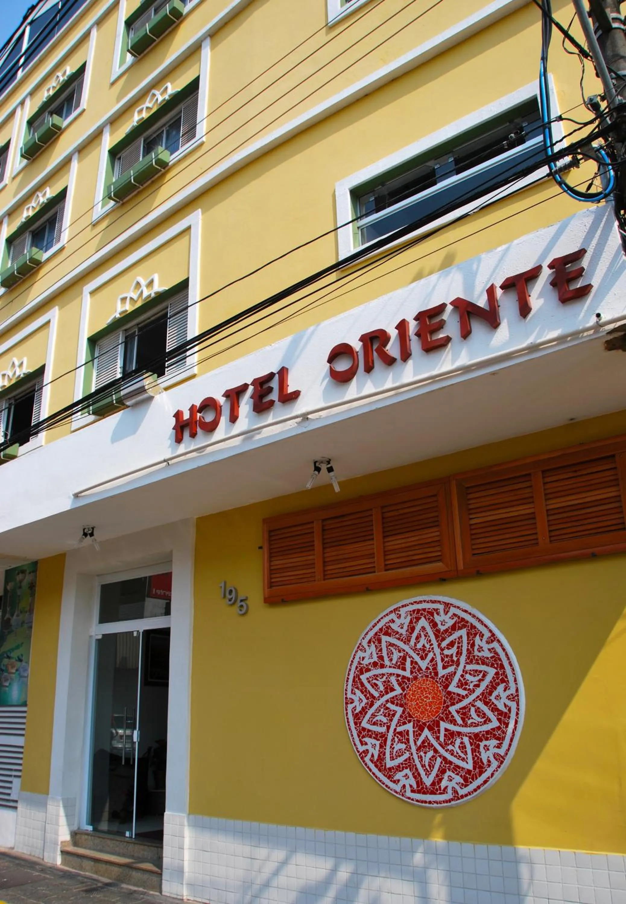 Facade/entrance in Hotel Oriente