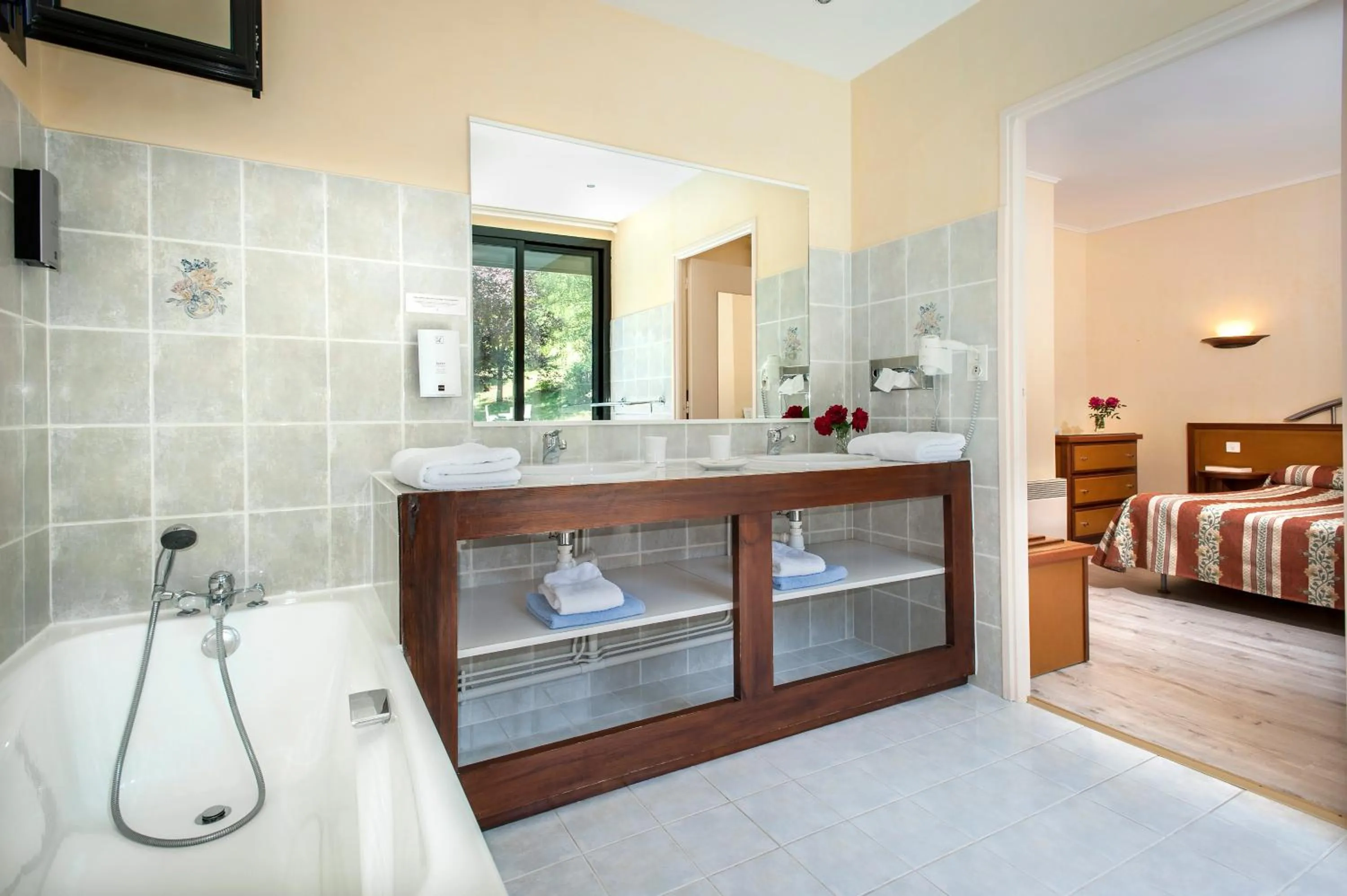 Toilet, Bed in Logis Hôtel Restaurant Le Mont Aigoual