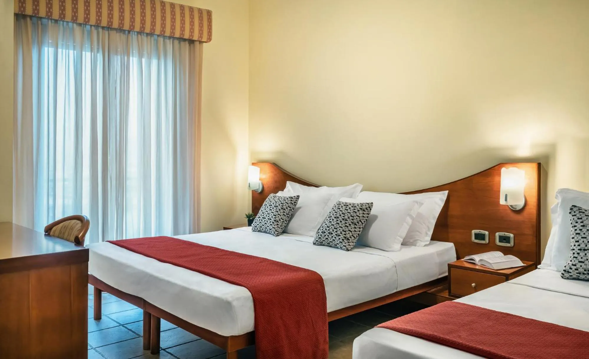 Photo of the whole room, Bed in Hotel La Fenice