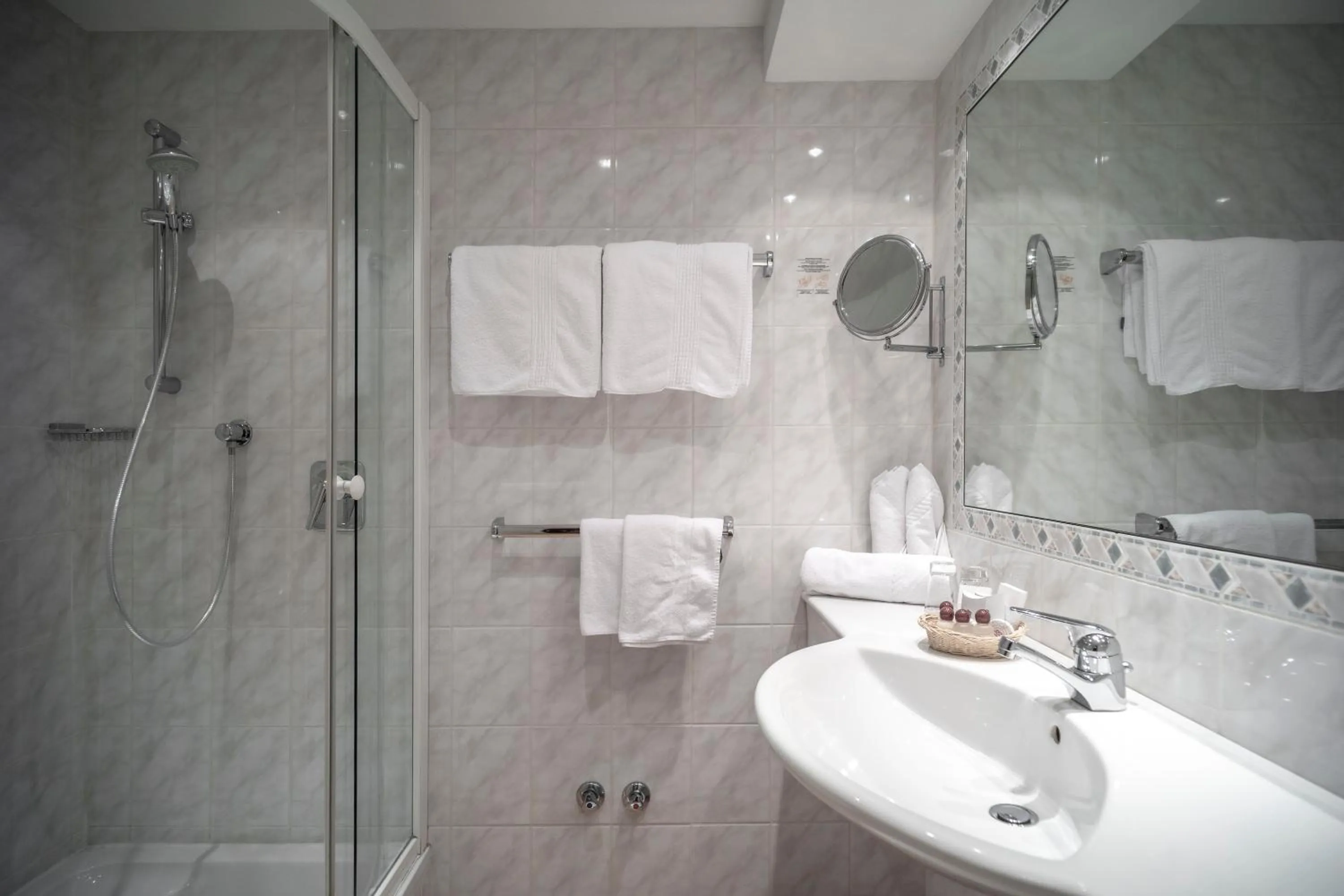 Bathroom in Kirchenwirt