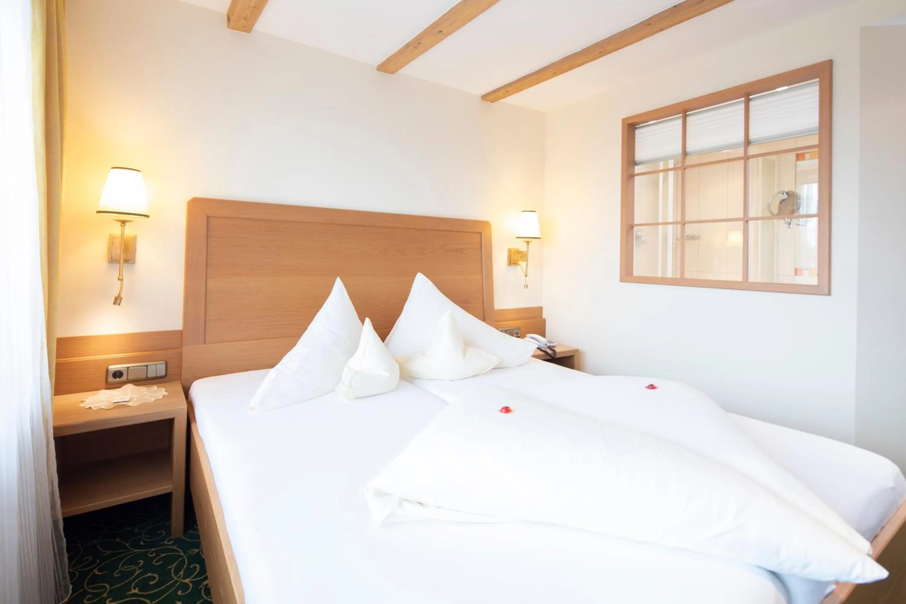 Photo of the whole room, Bed in Kirchenwirt