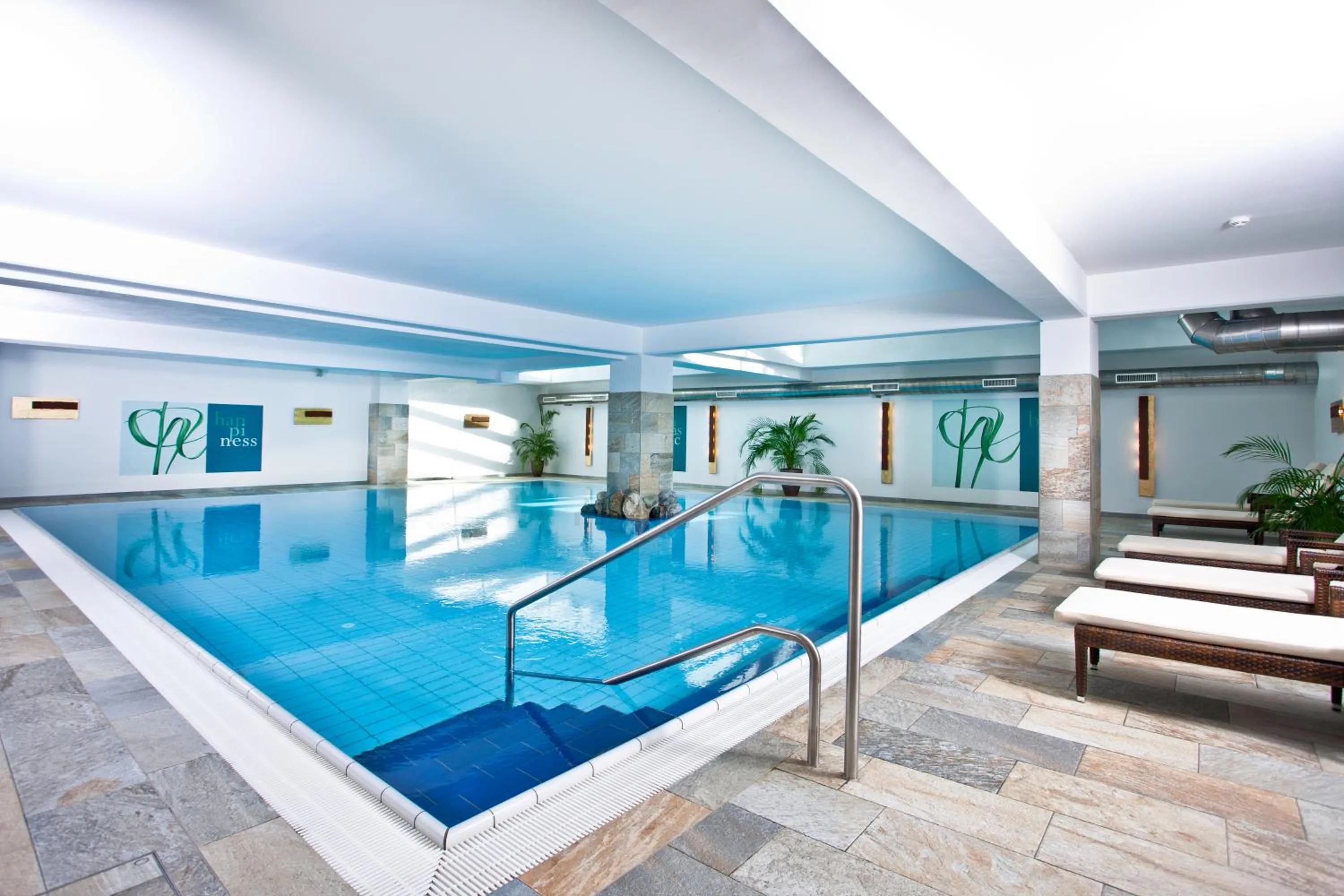 Swimming pool in Kirchenwirt