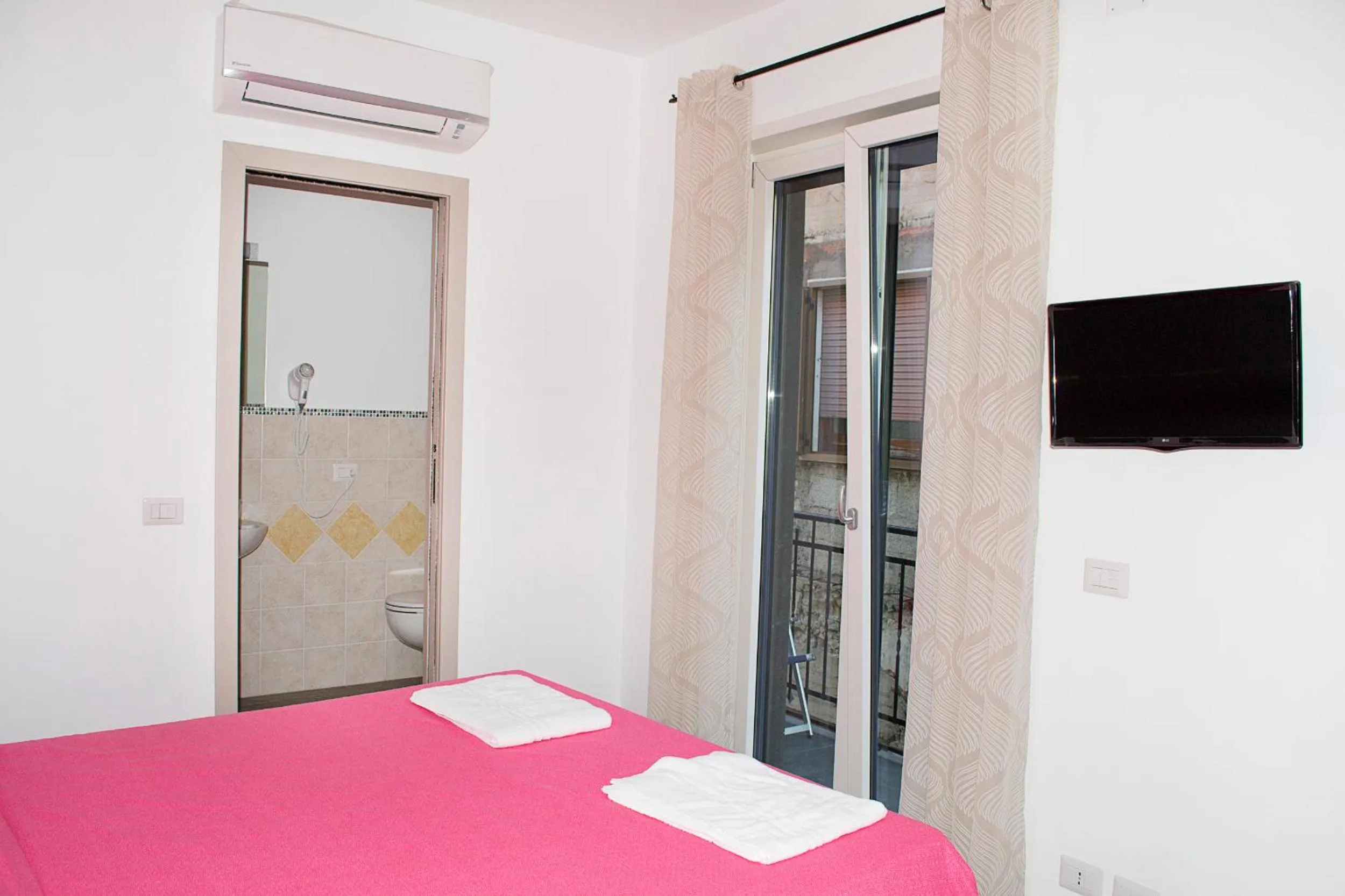 TV and multimedia, Bed in Antico Mulino B&B