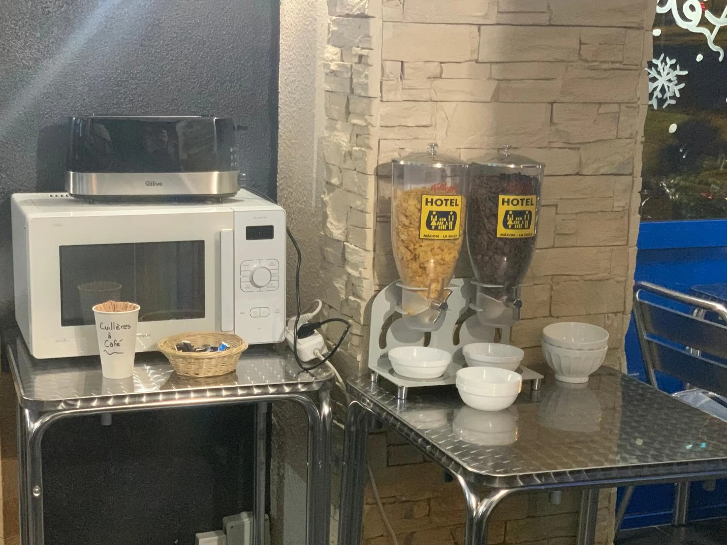 Breakfast in Hotel Macon la Salle