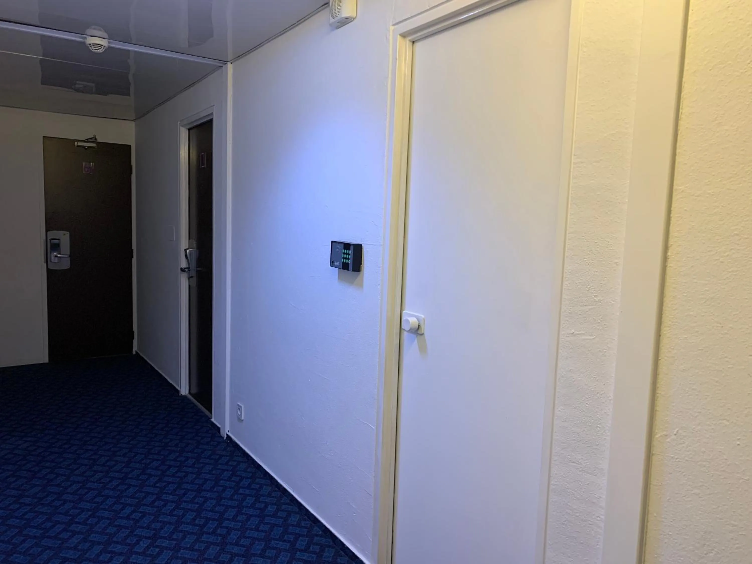 Property building in Hotel Macon la Salle