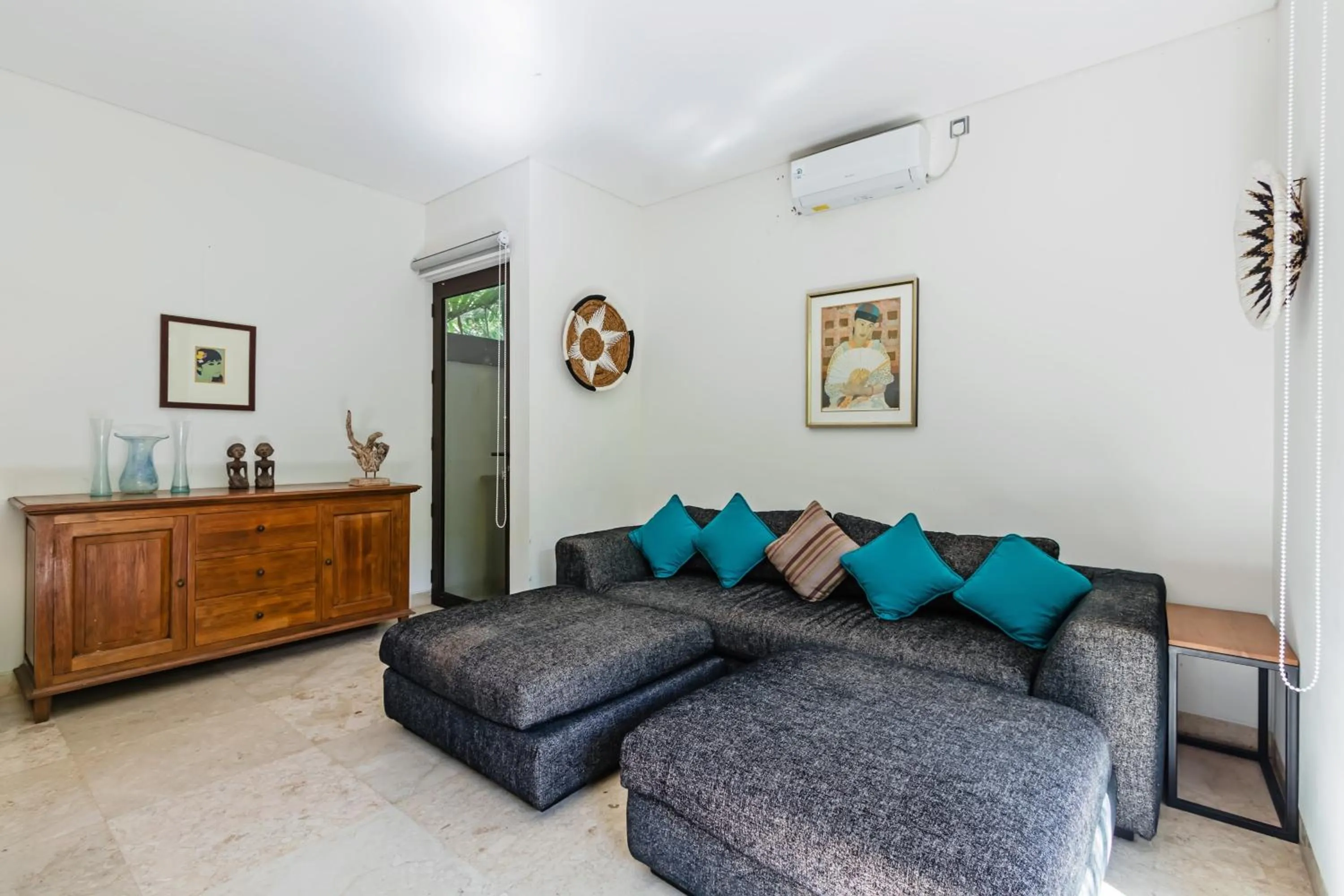 Communal lounge/ TV room in Villa Karang Berawa