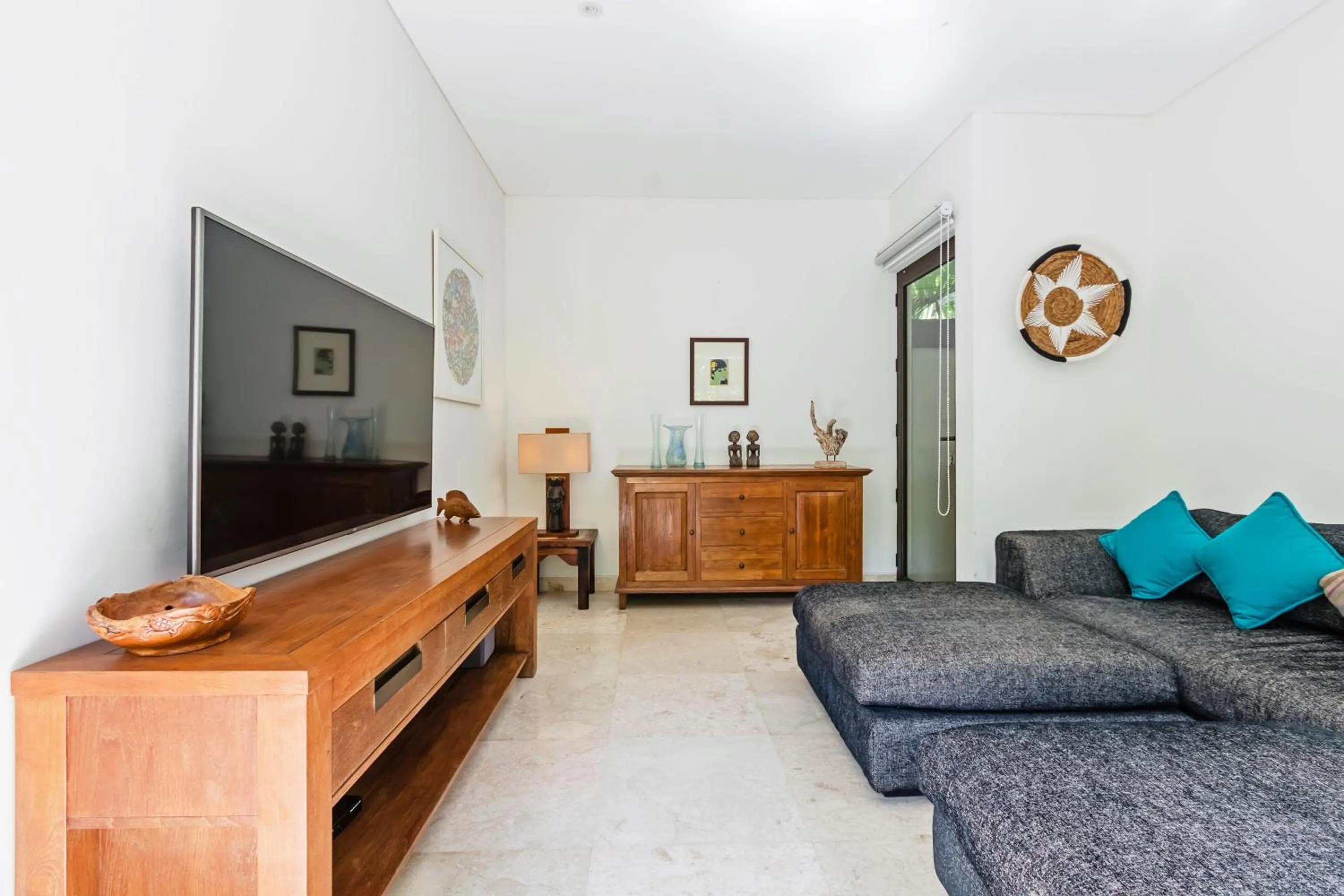 Communal lounge/ TV room in Villa Karang Berawa