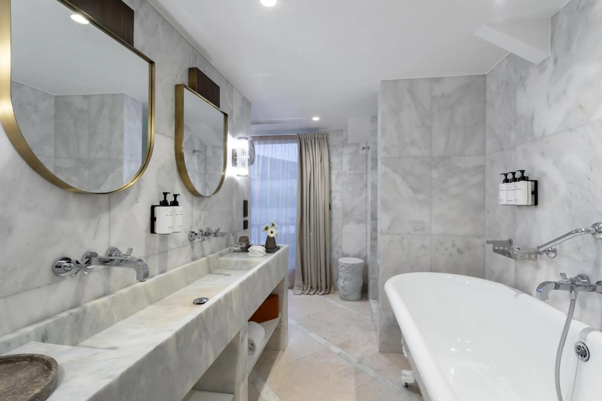 Shower in InterContinental Paris Champs Elysées Etoile by IHG