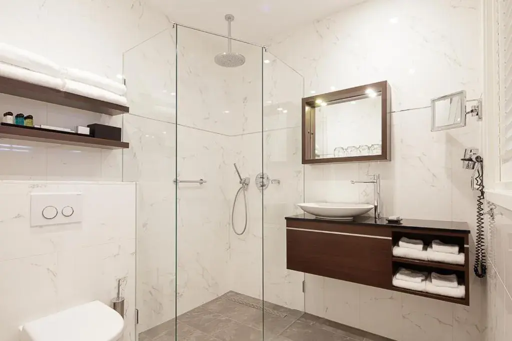 Deluxe Twin Room with City View in Boutique Hotel Notting Hill Deluxe Twin Room with City View in Boutique Hotel Notting Hill