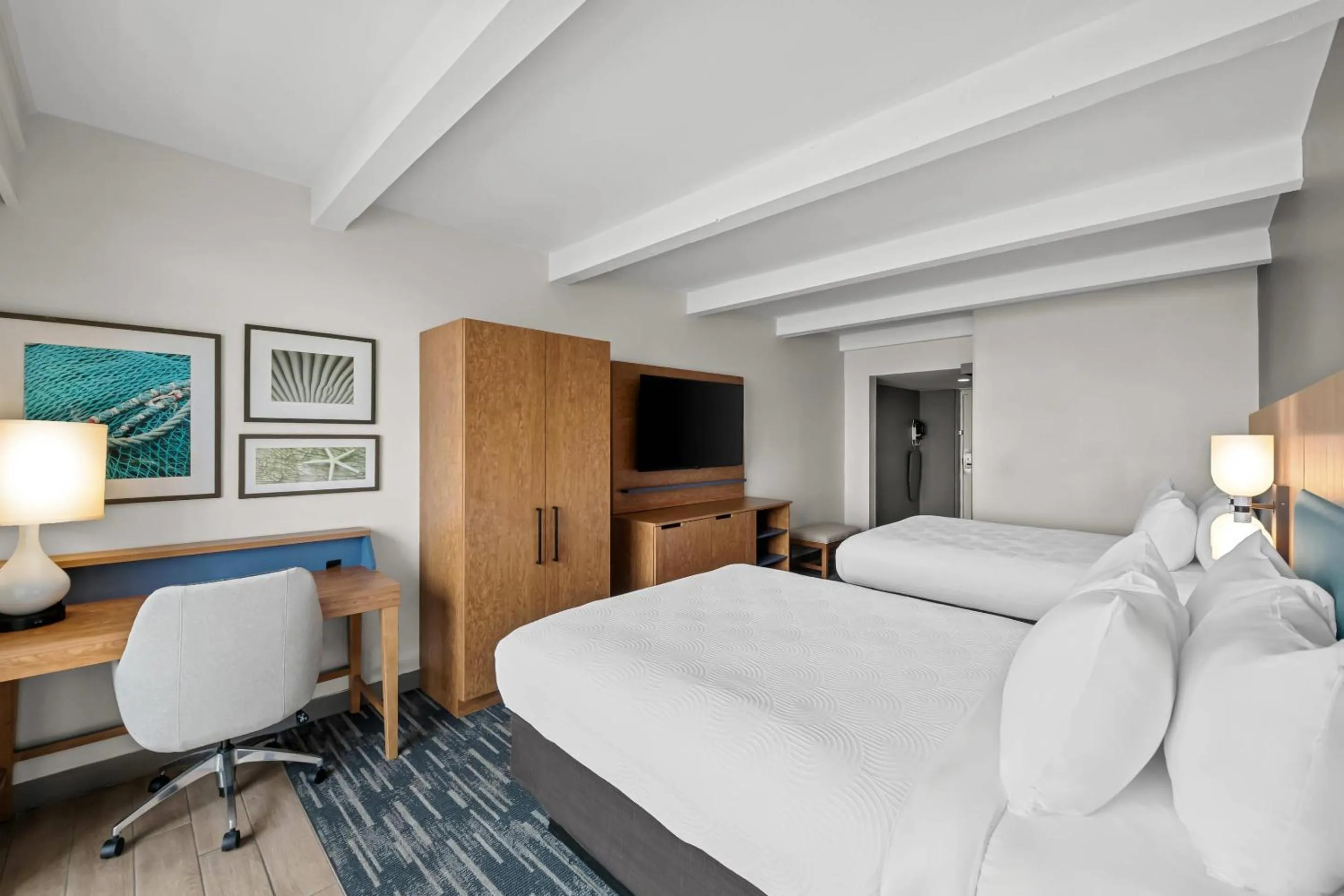 Bedroom in Country Inn & Suites by Radisson, Virginia Beach Oceanfront