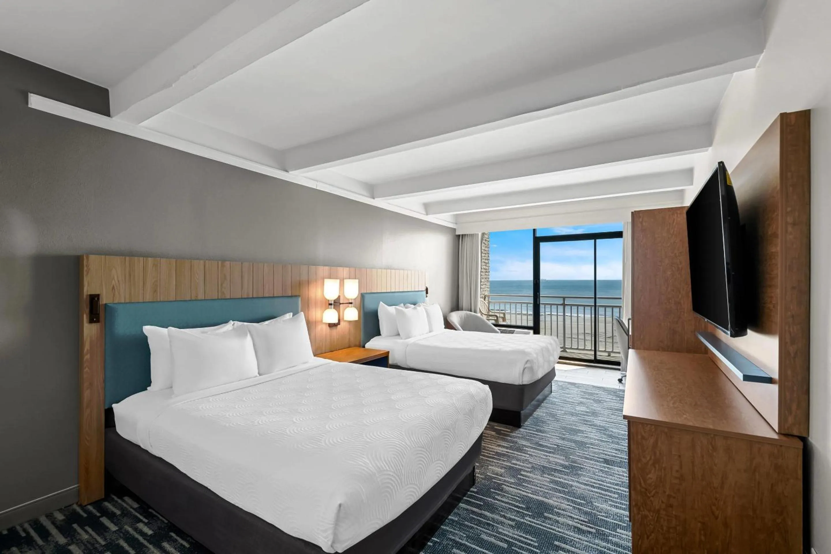 Bedroom in Country Inn & Suites by Radisson, Virginia Beach Oceanfront