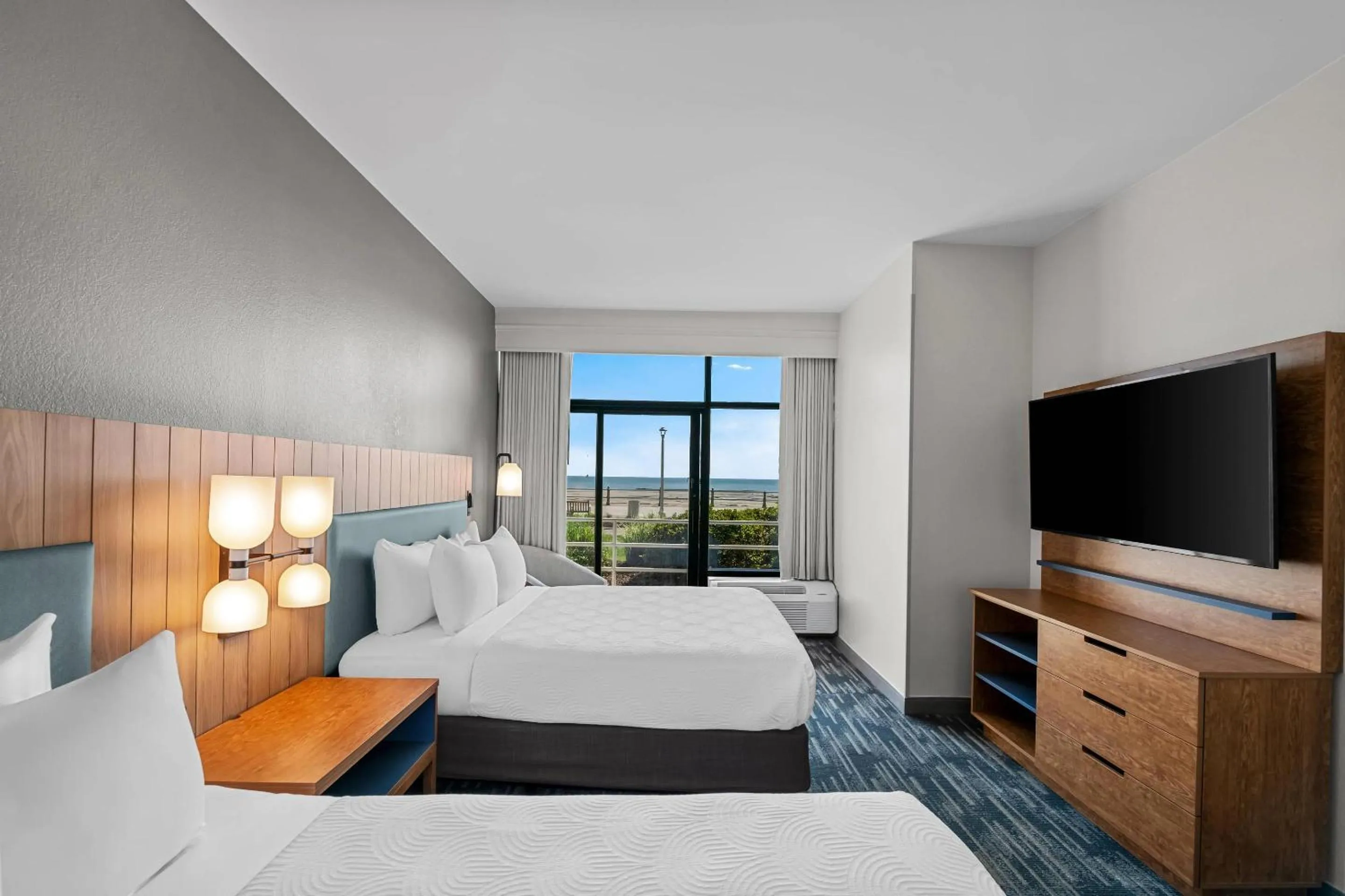 Bedroom in Country Inn & Suites by Radisson, Virginia Beach Oceanfront