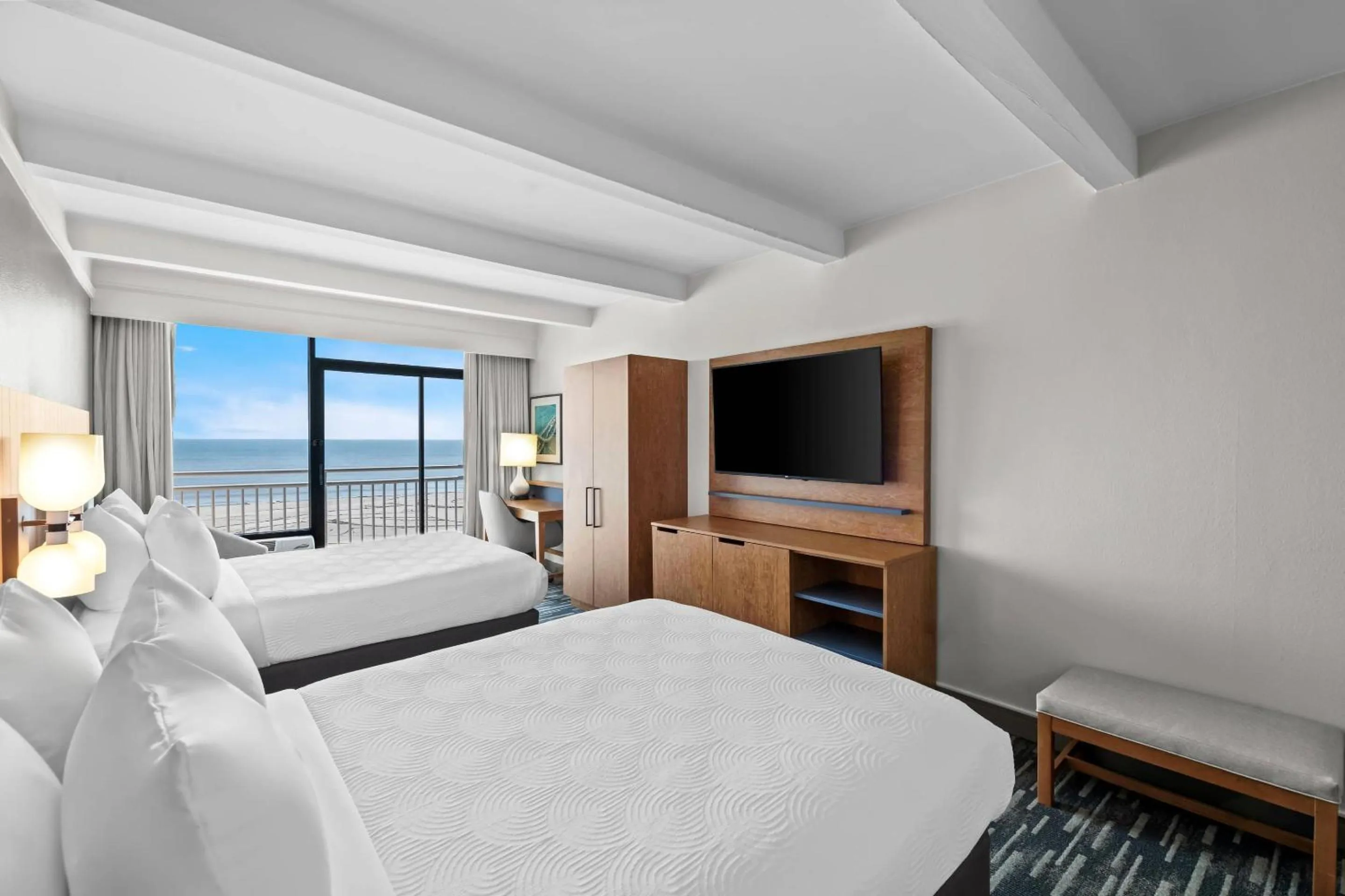 Bedroom in Country Inn & Suites by Radisson, Virginia Beach Oceanfront