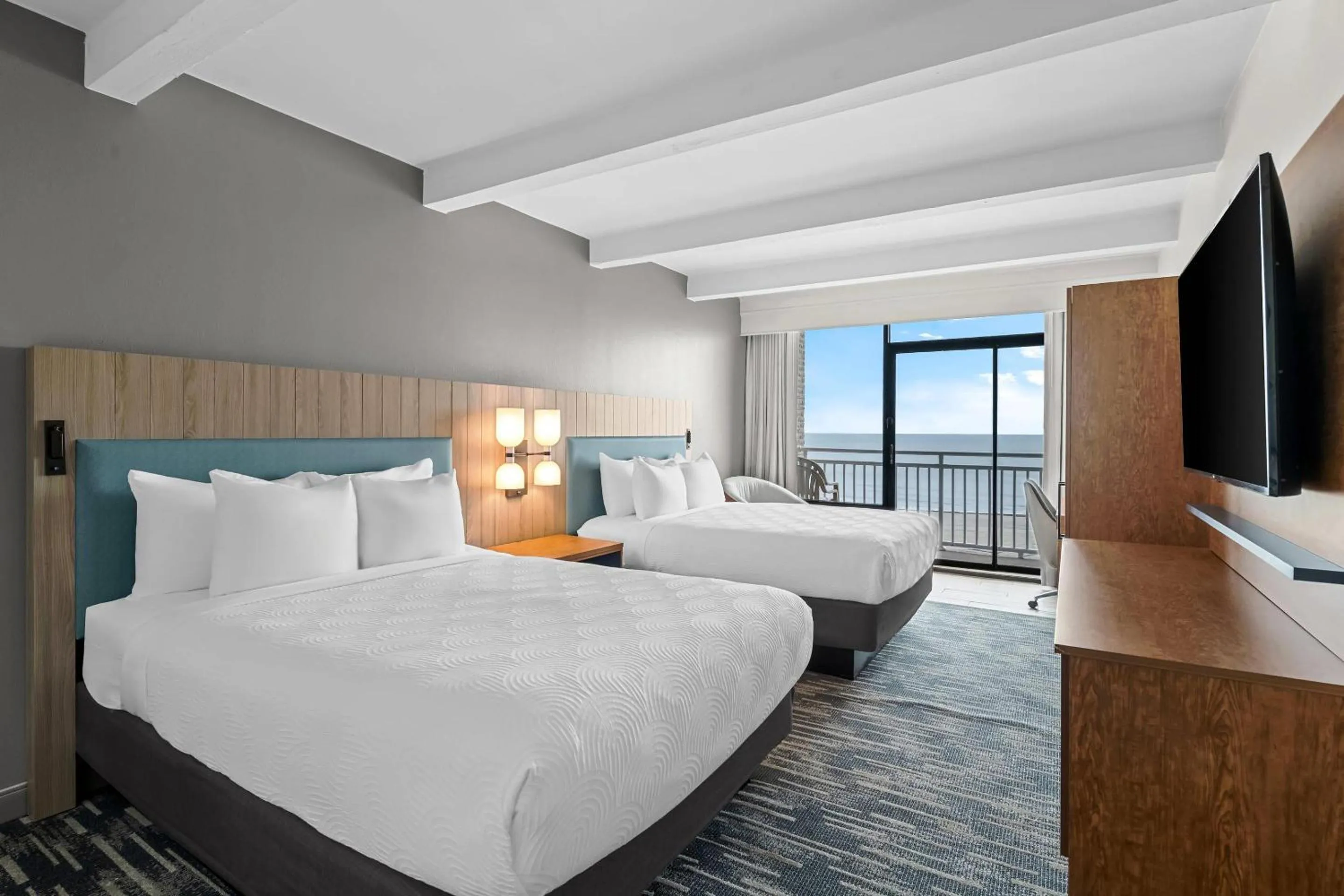 Bedroom in Country Inn & Suites by Radisson, Virginia Beach Oceanfront