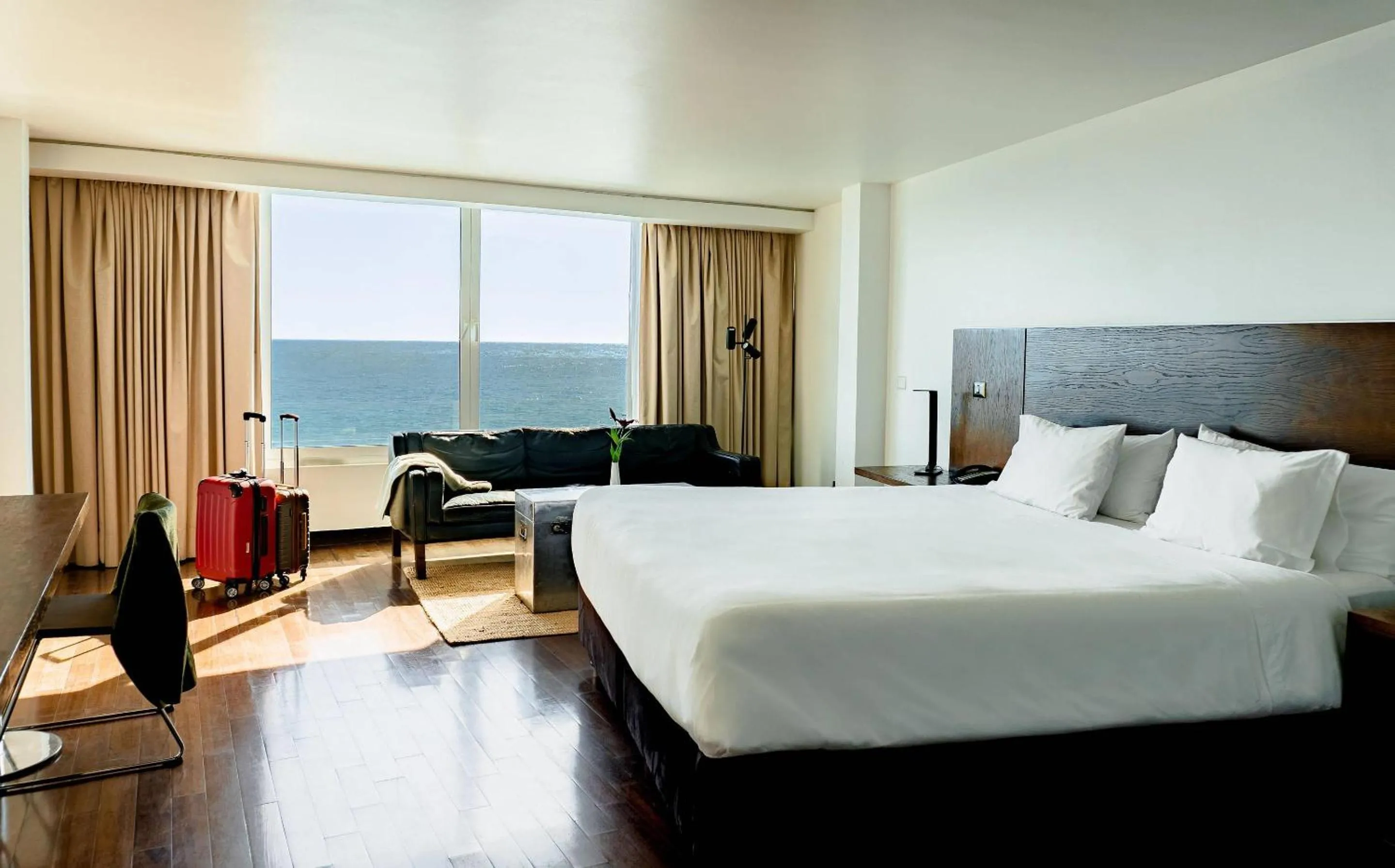 Bedroom, Bed in Radisson Blu Acqua Hotel & Spa Concon