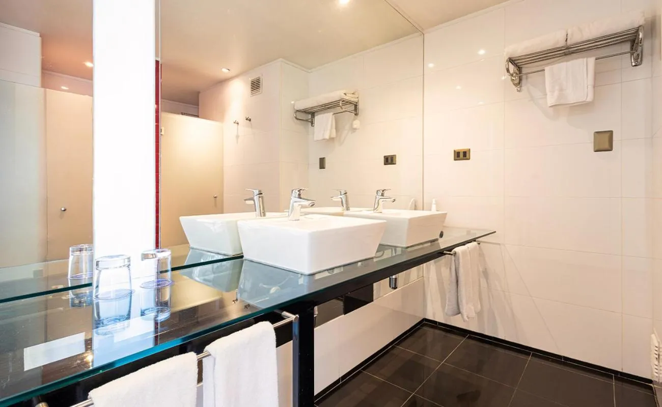 Radisson Blu Acqua Hotel & Spa Concon