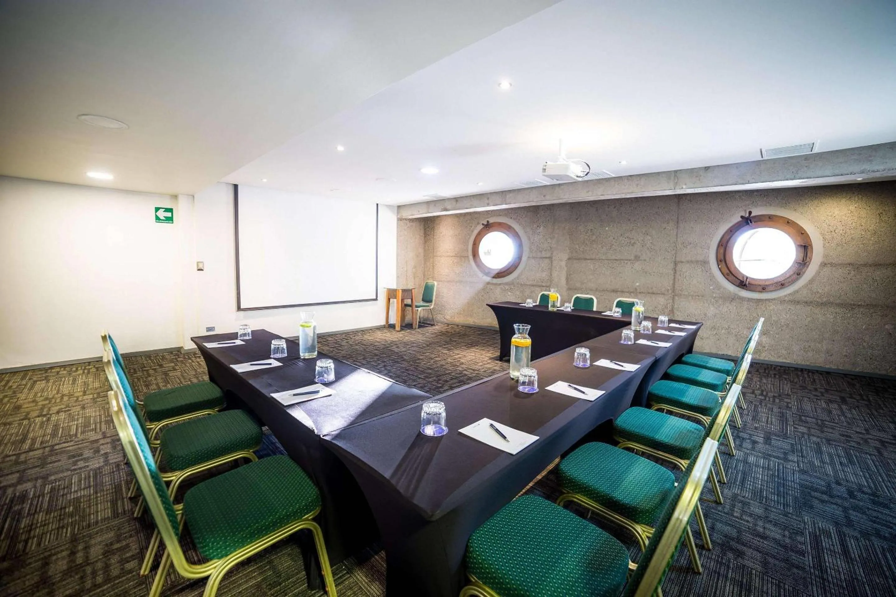 Meeting/conference room in Radisson Blu Acqua Hotel & Spa Concon