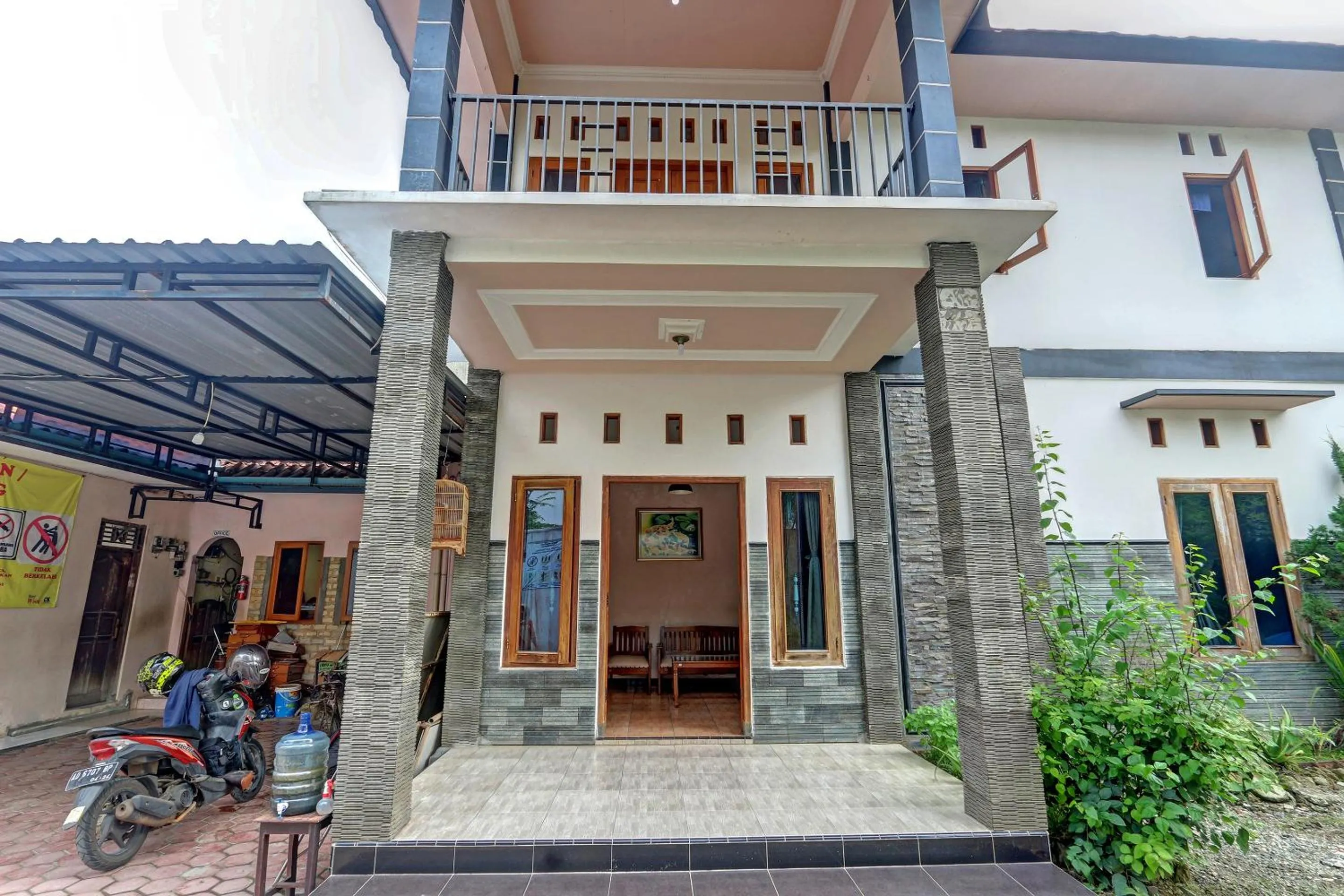 Property building in Hotel Wisma CK