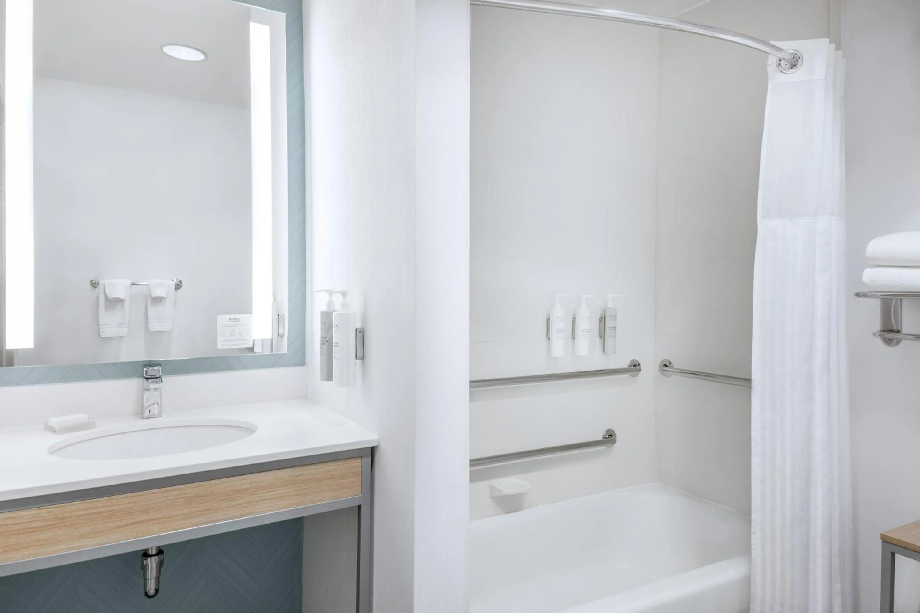 Bathroom in Hilton Garden Inn Sioux Falls South