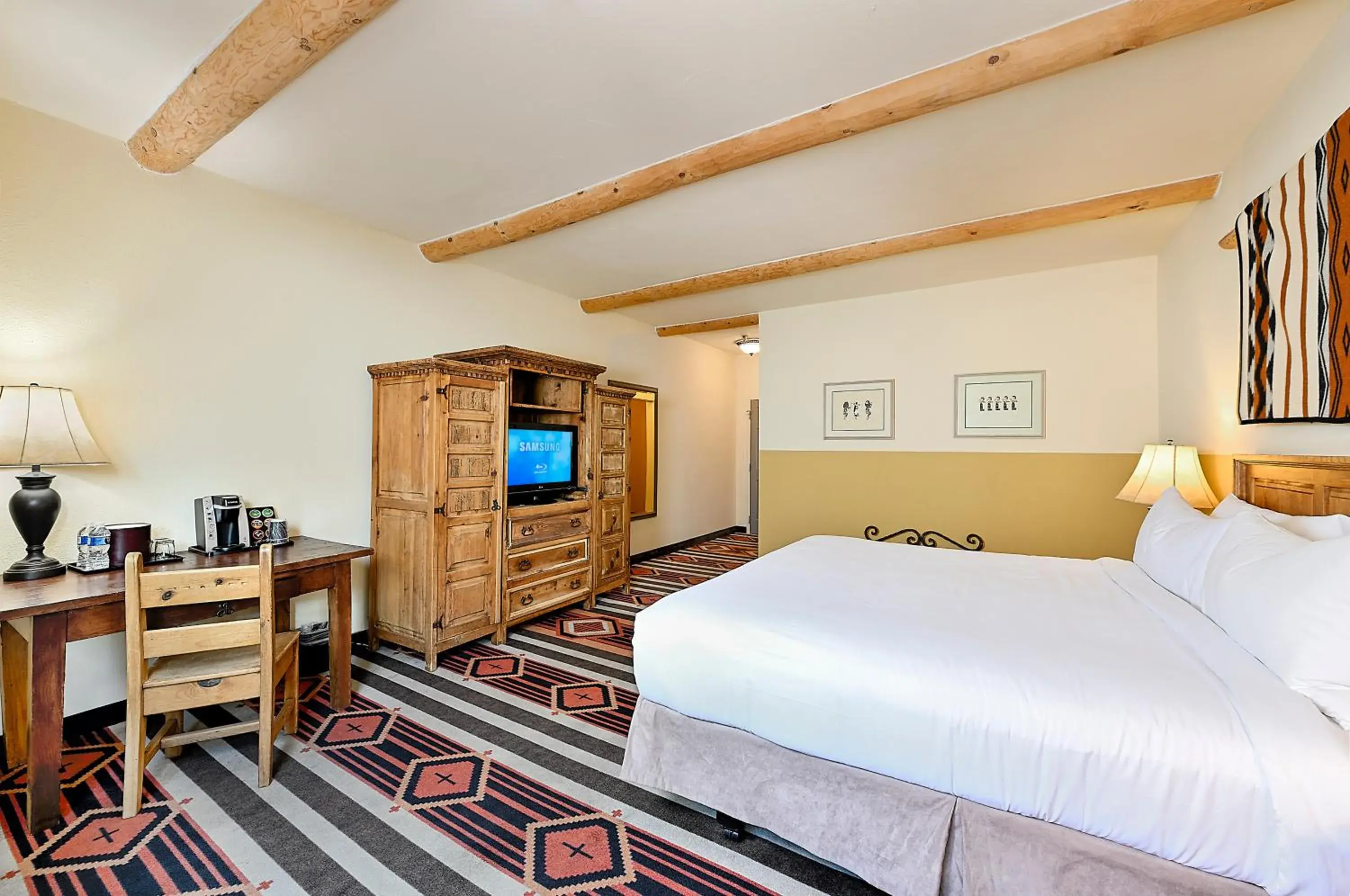 Deluxe King Suite in The Lodge at Santa Fe Deluxe King Suite in The Lodge at Santa Fe