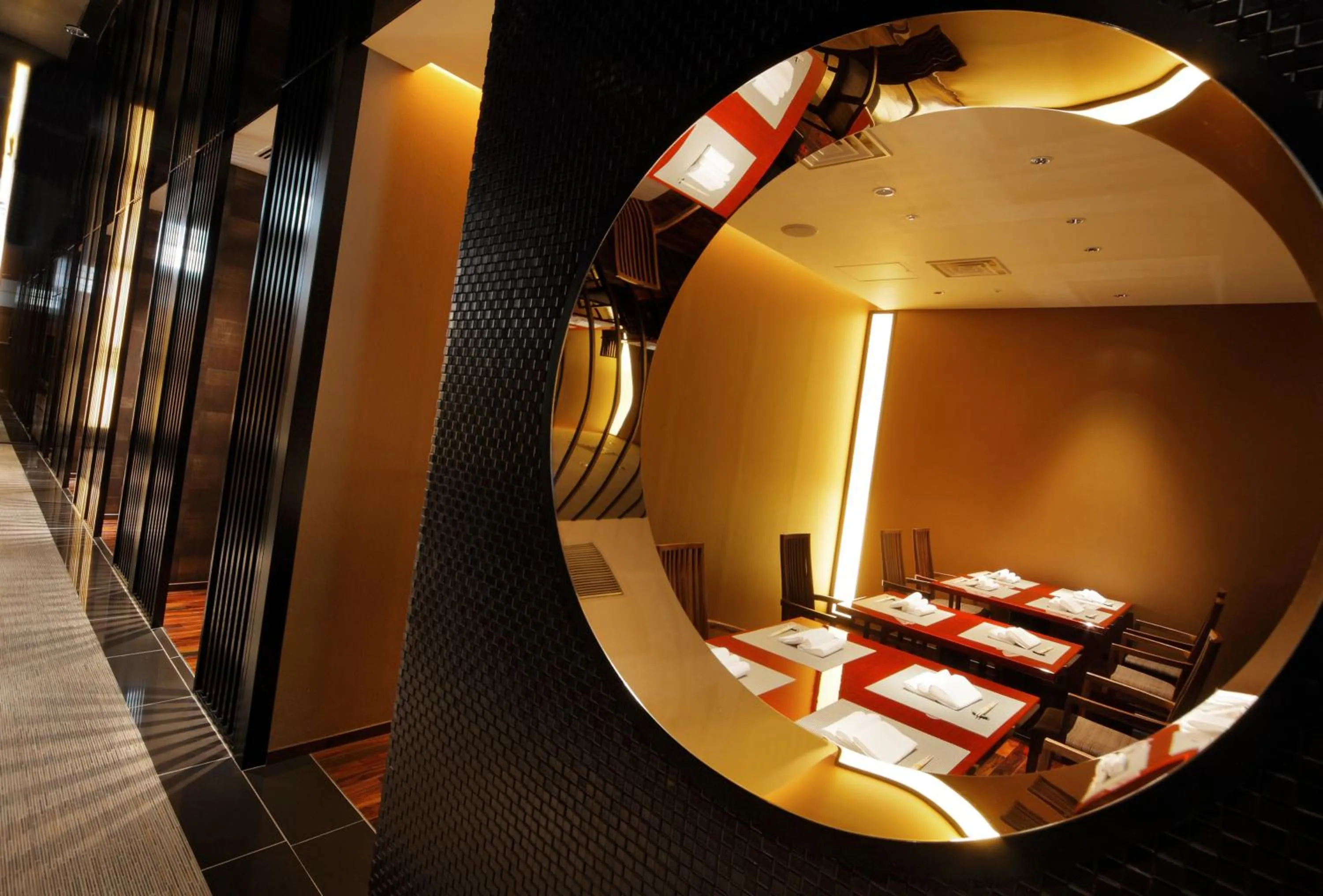 Restaurant/places to eat, Bed in Hotel Metropolitan Sendai