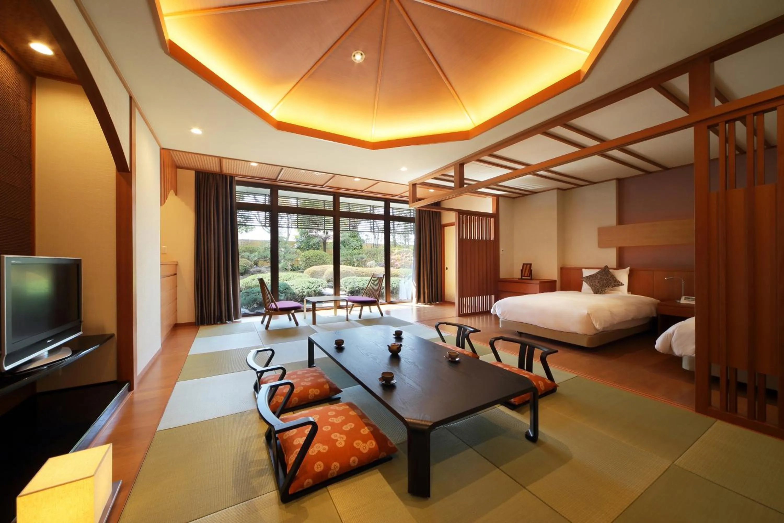 Day, Bed in Hotel Metropolitan Sendai