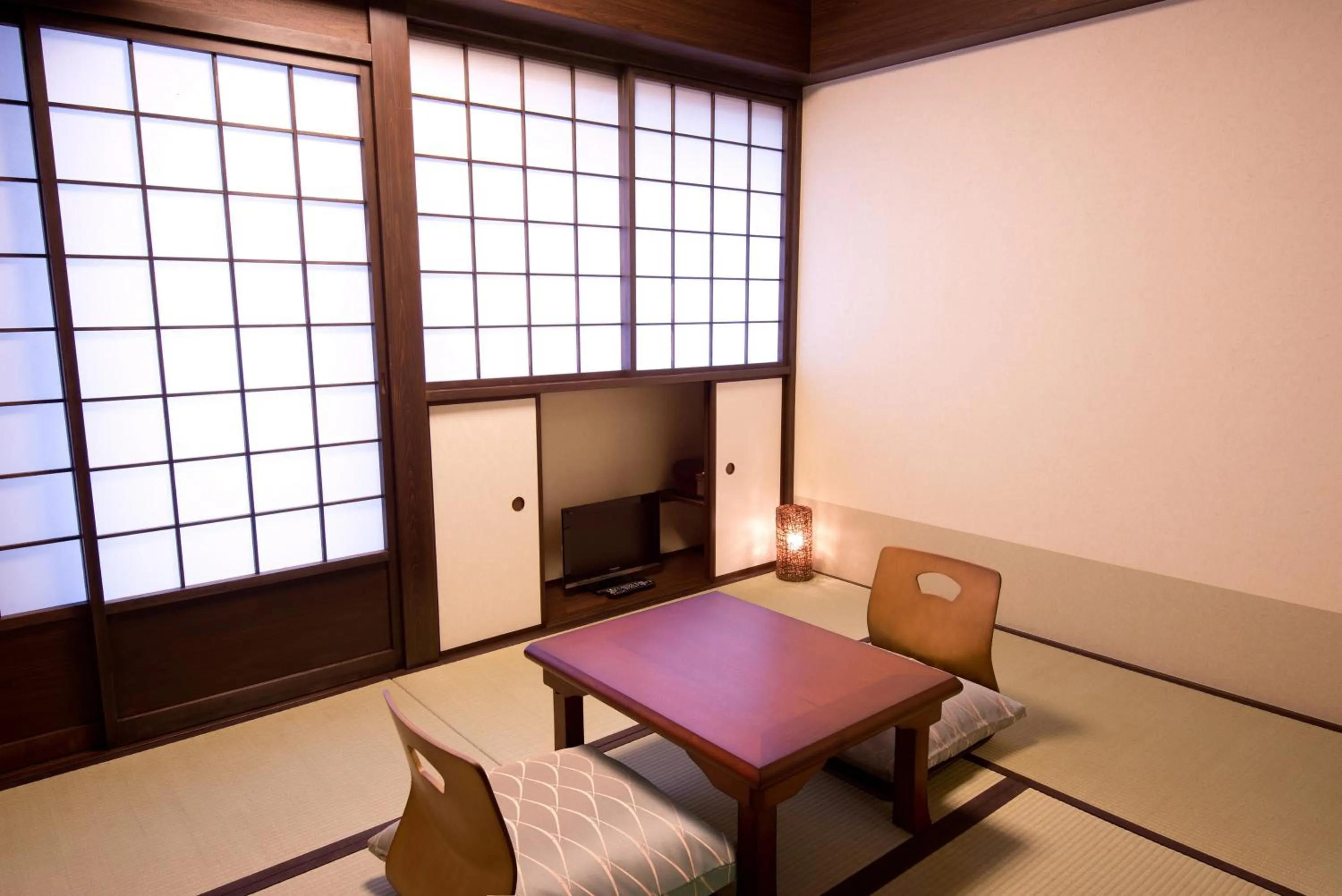 Dining area, Bed in Matsubaya Ryokan