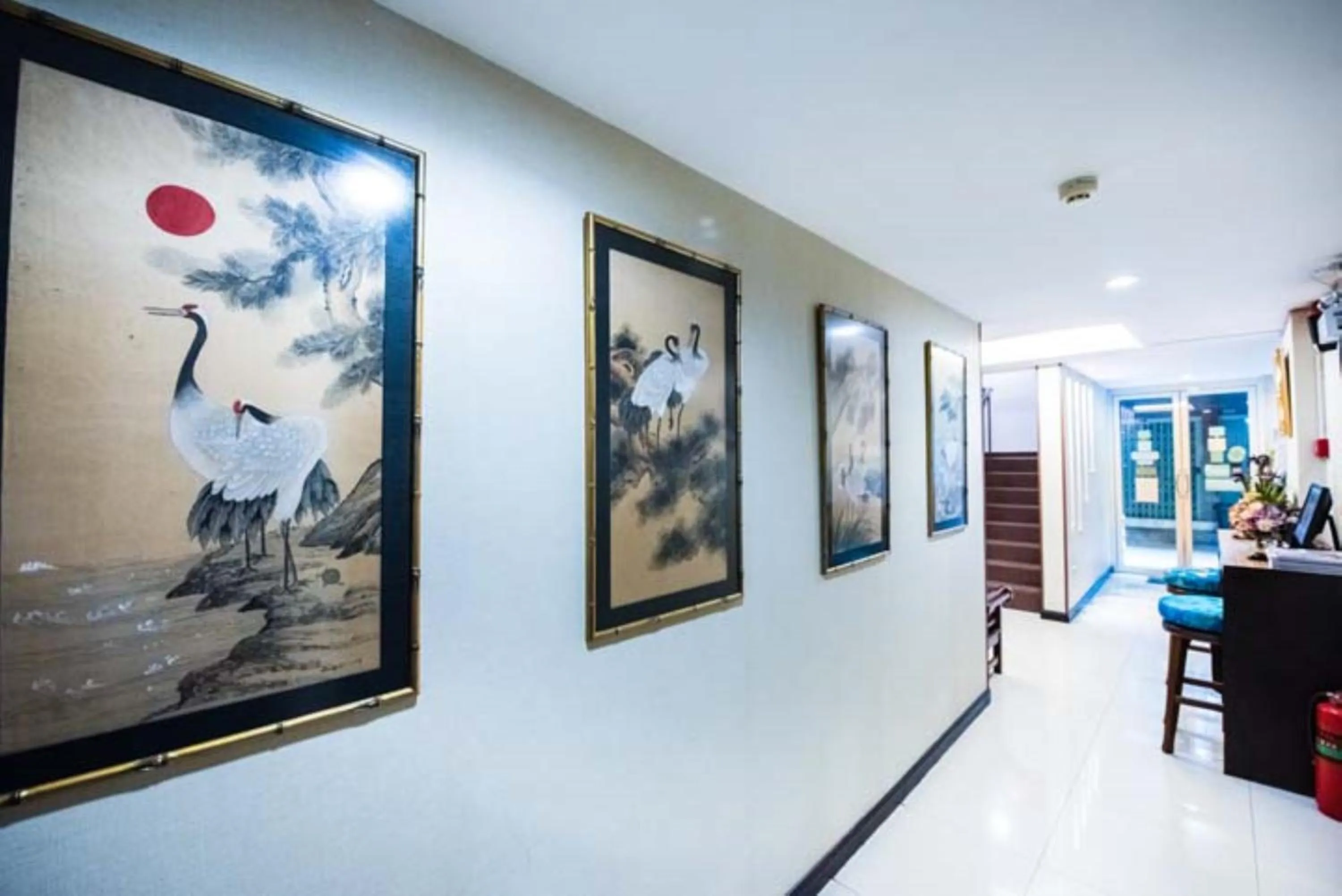 Decorative detail in Arawana Express Chinatown