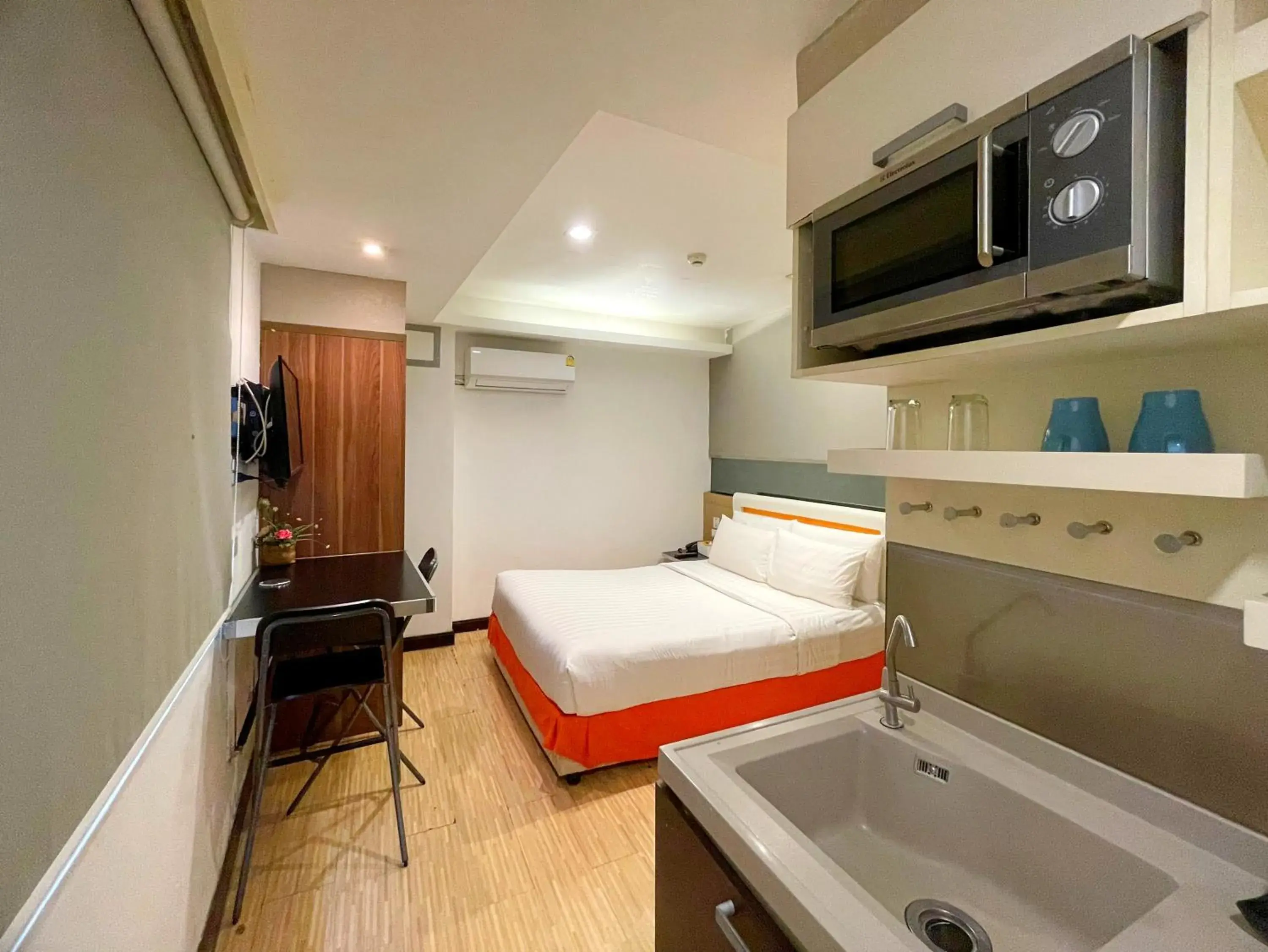 Deluxe Queen Room with Kitchen  in Arawana Express Phromphong Deluxe Queen Room with Kitchen  in Arawana Express Phromphong