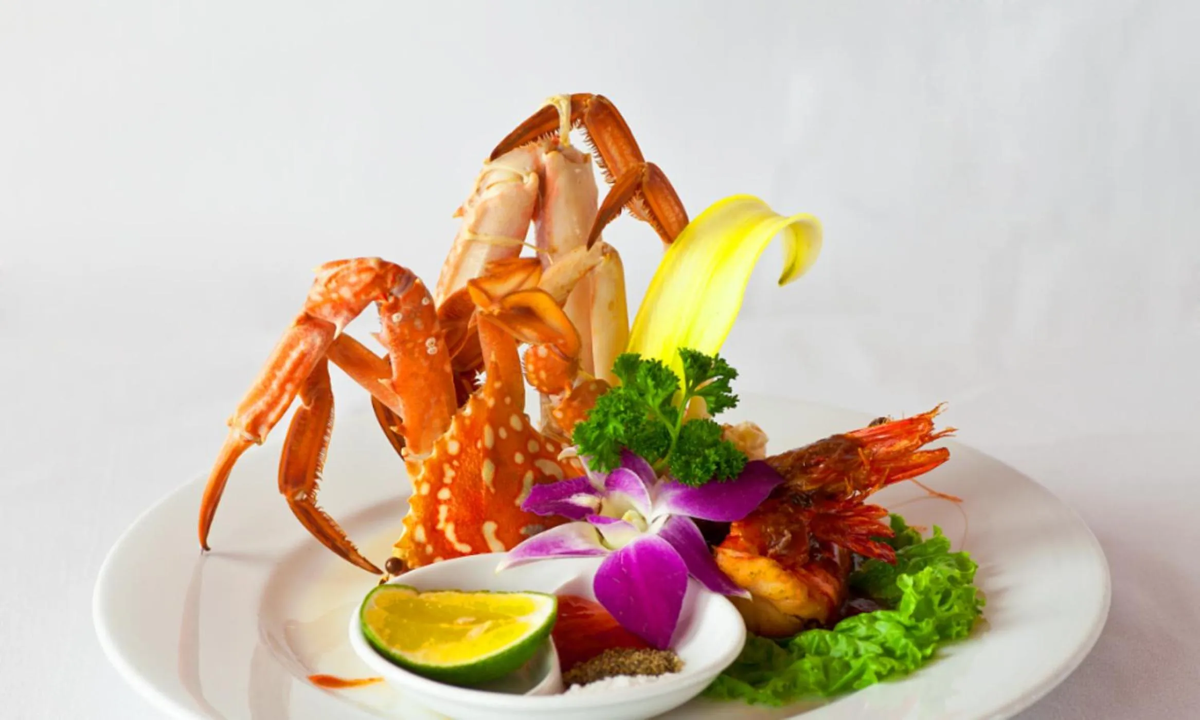 Food and drinks in Indochina Sails Ha Long Bay