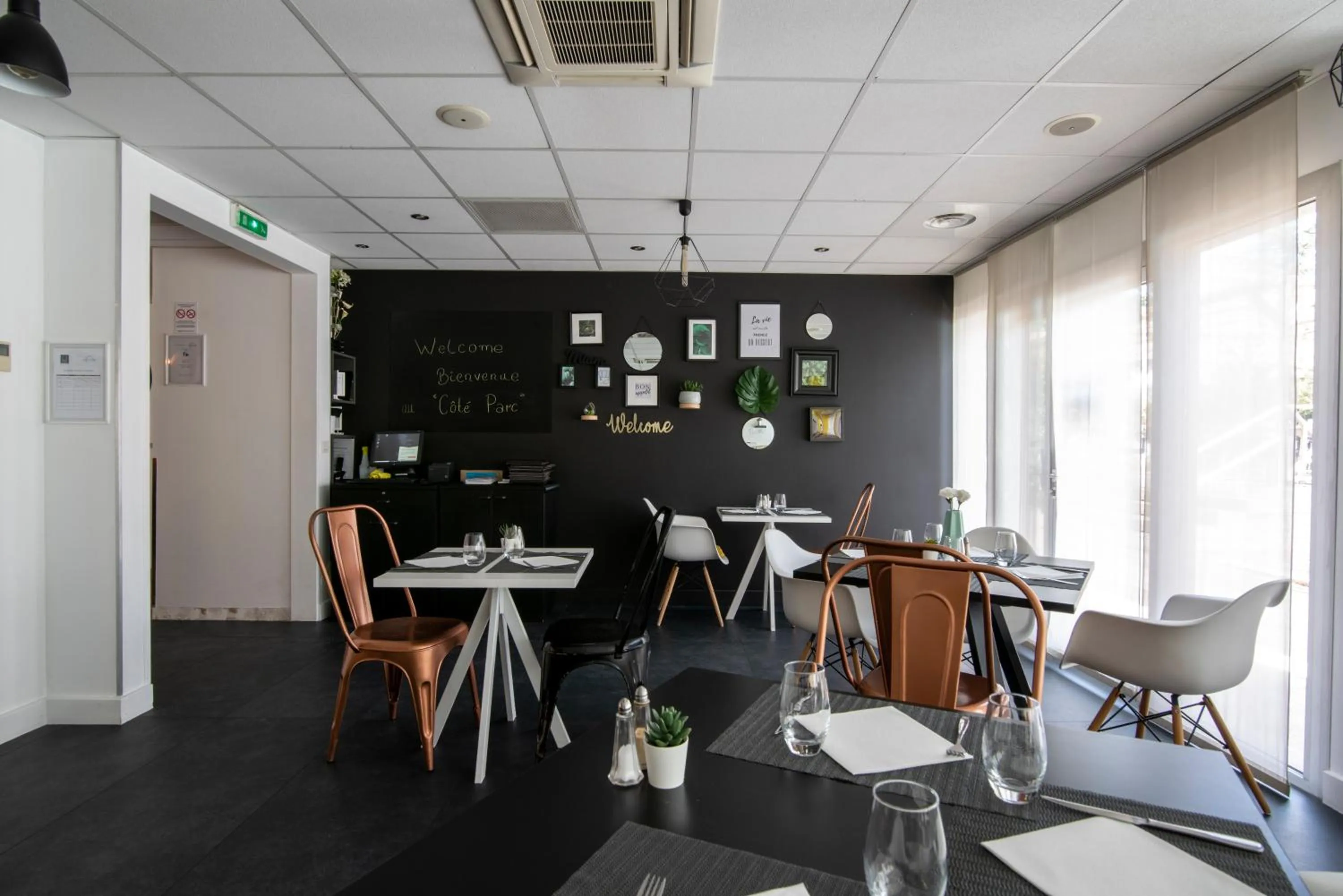 Restaurant/places to eat in Clarion Aparthotel Toulouse Le Parc de l'Escale