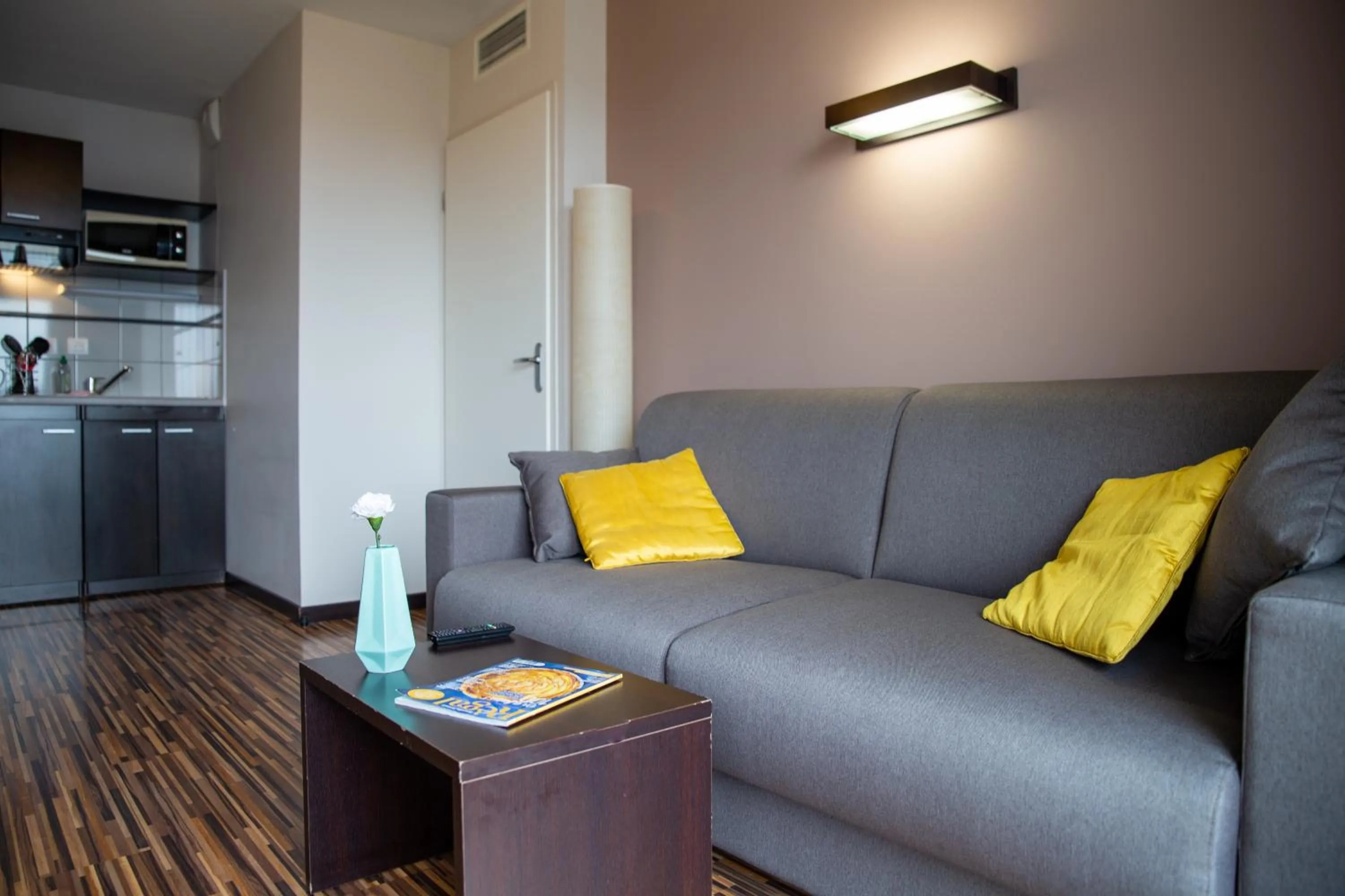 Living room in Clarion Aparthotel Toulouse Le Parc de l'Escale