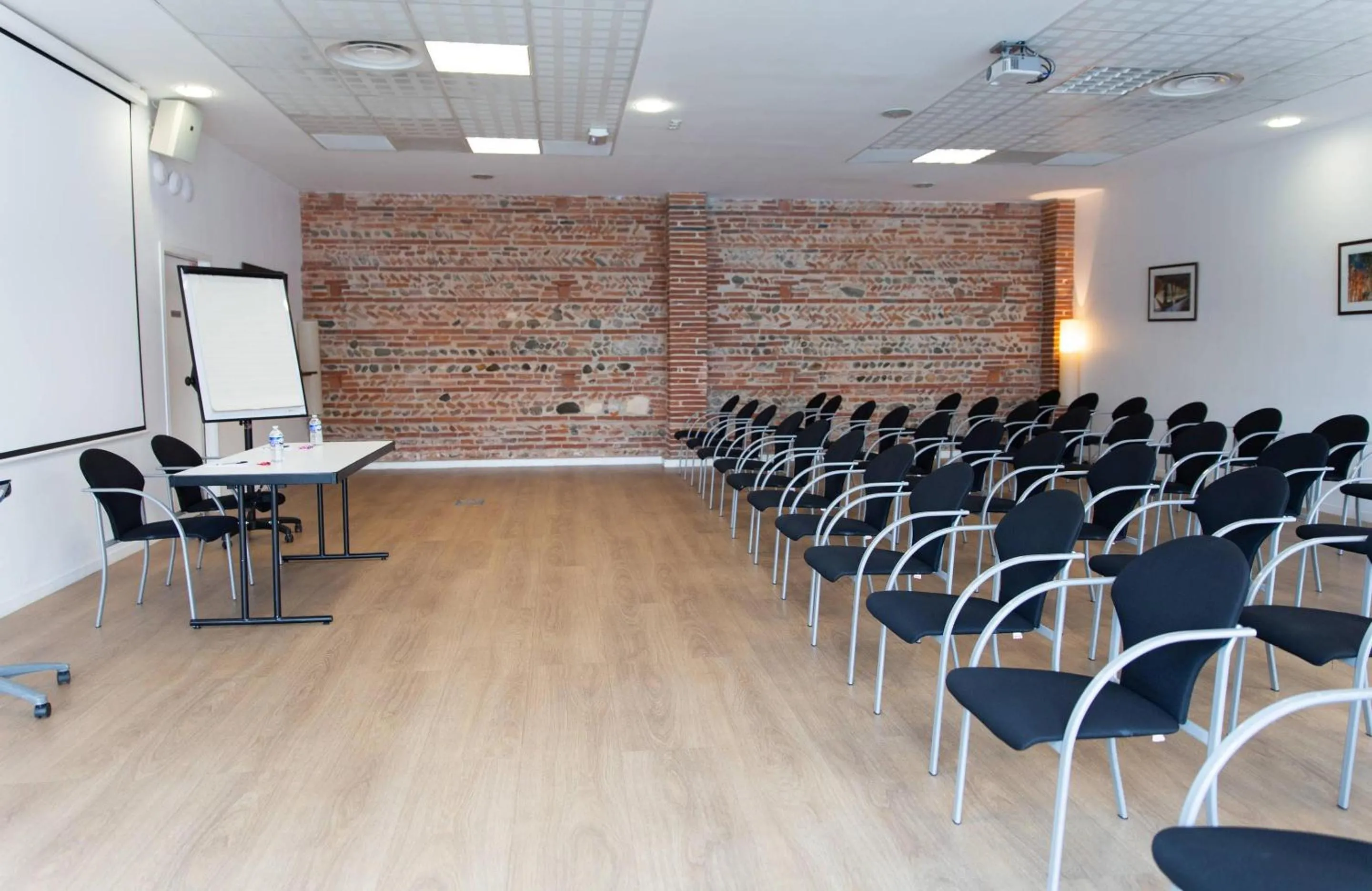 Meeting/conference room in Clarion Aparthotel Toulouse Le Parc de l'Escale