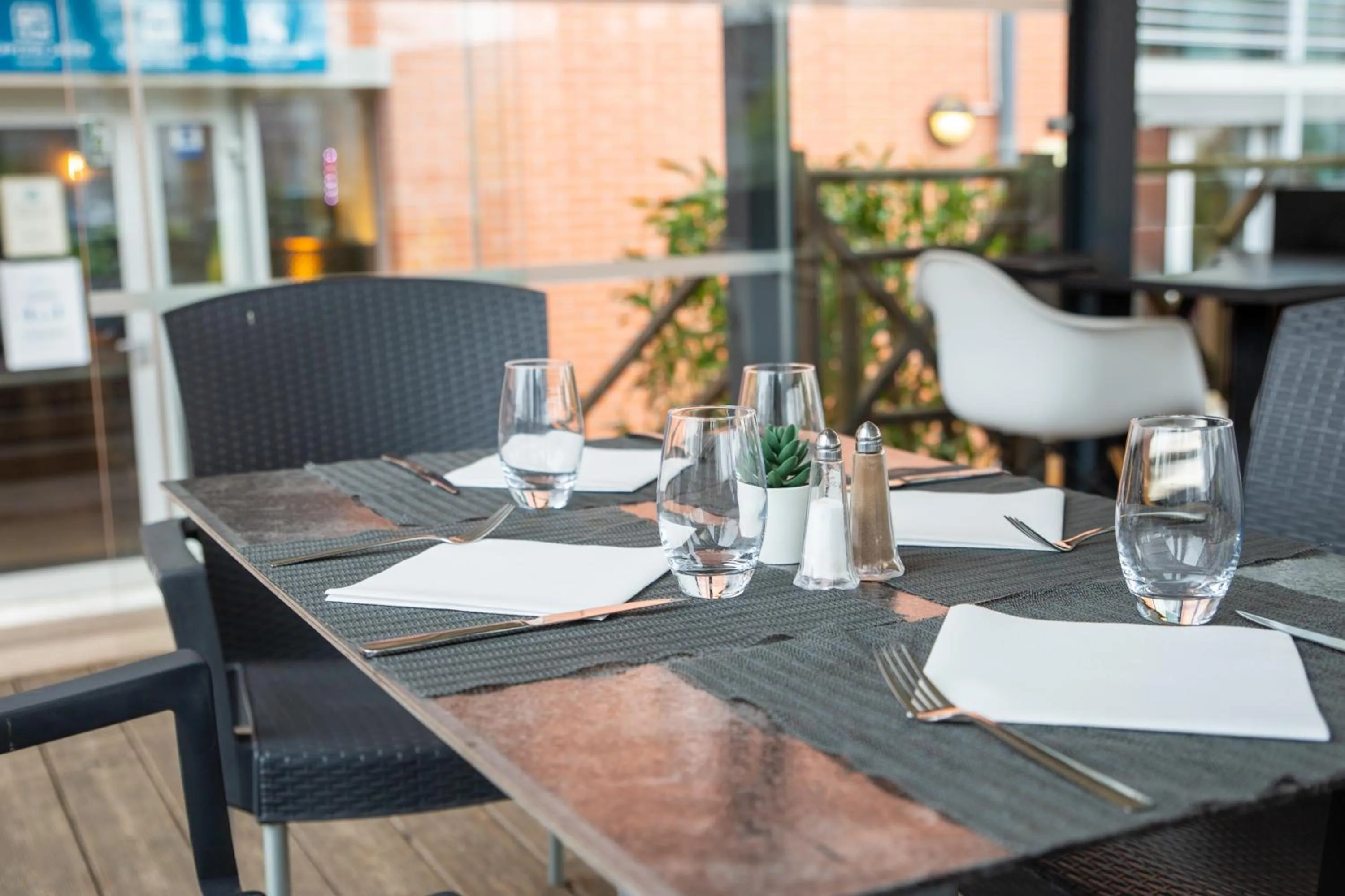 Restaurant/places to eat in Clarion Aparthotel Toulouse Le Parc de l'Escale