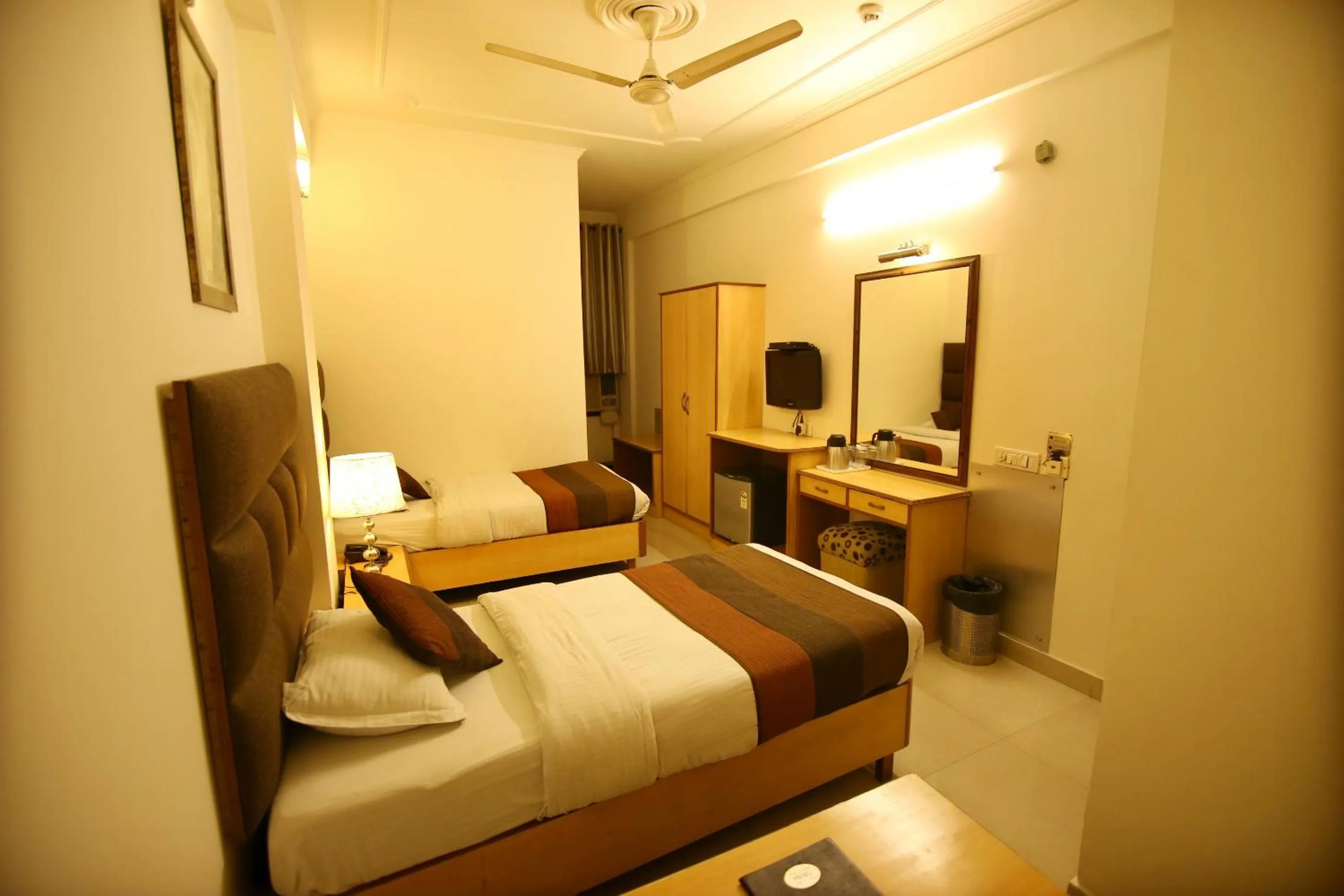 Photo of the whole room in Hotel Parkway Deluxe