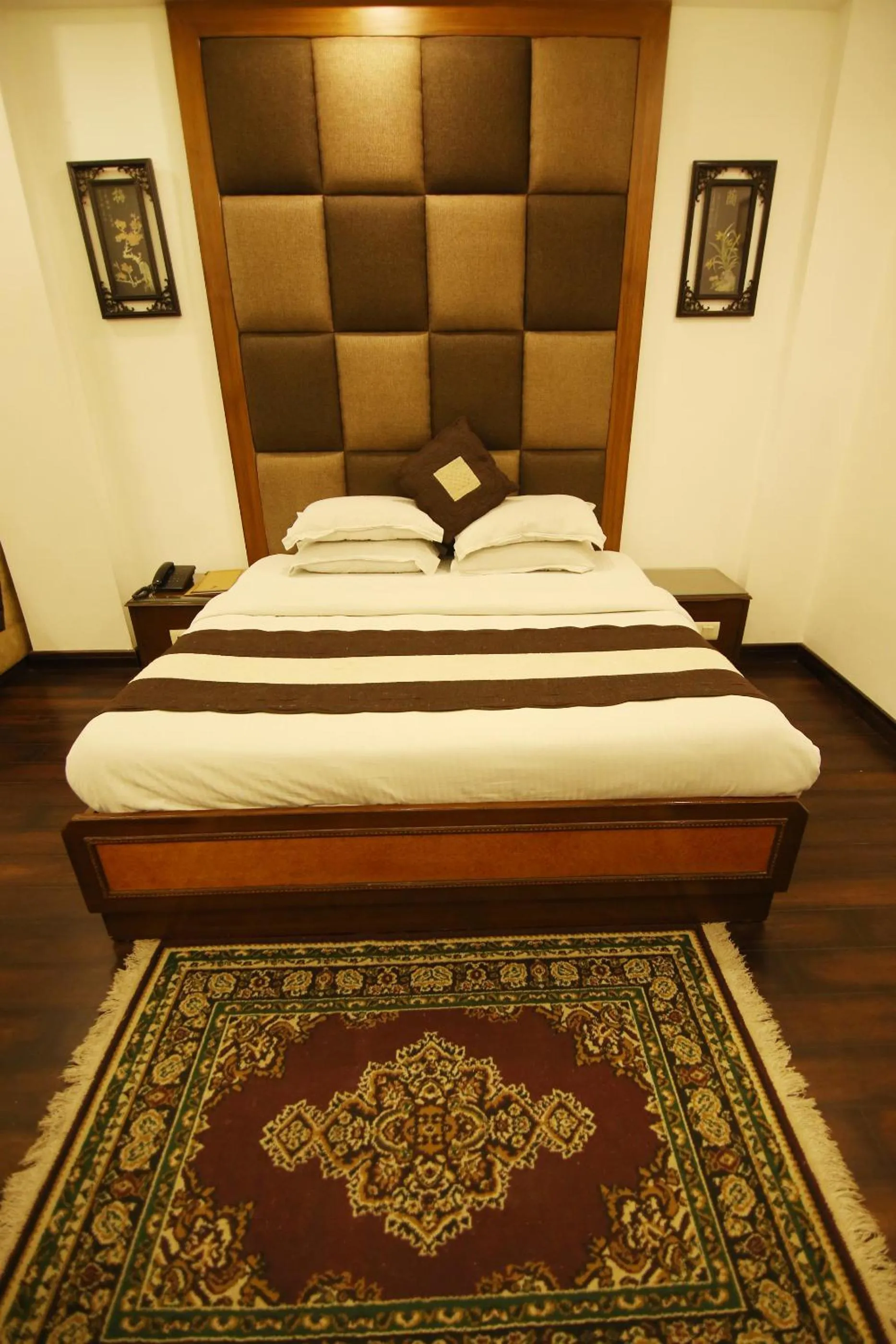 Bed in Hotel Parkway Deluxe