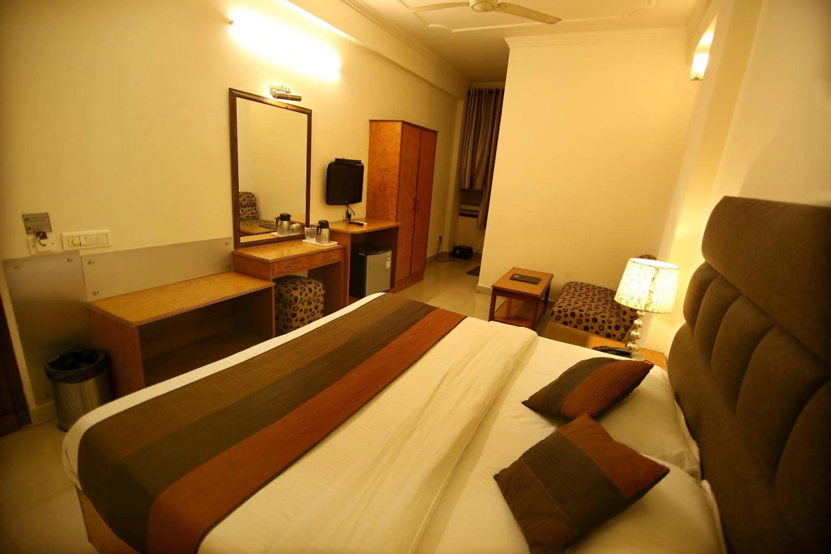 TV and multimedia in Hotel Parkway Deluxe