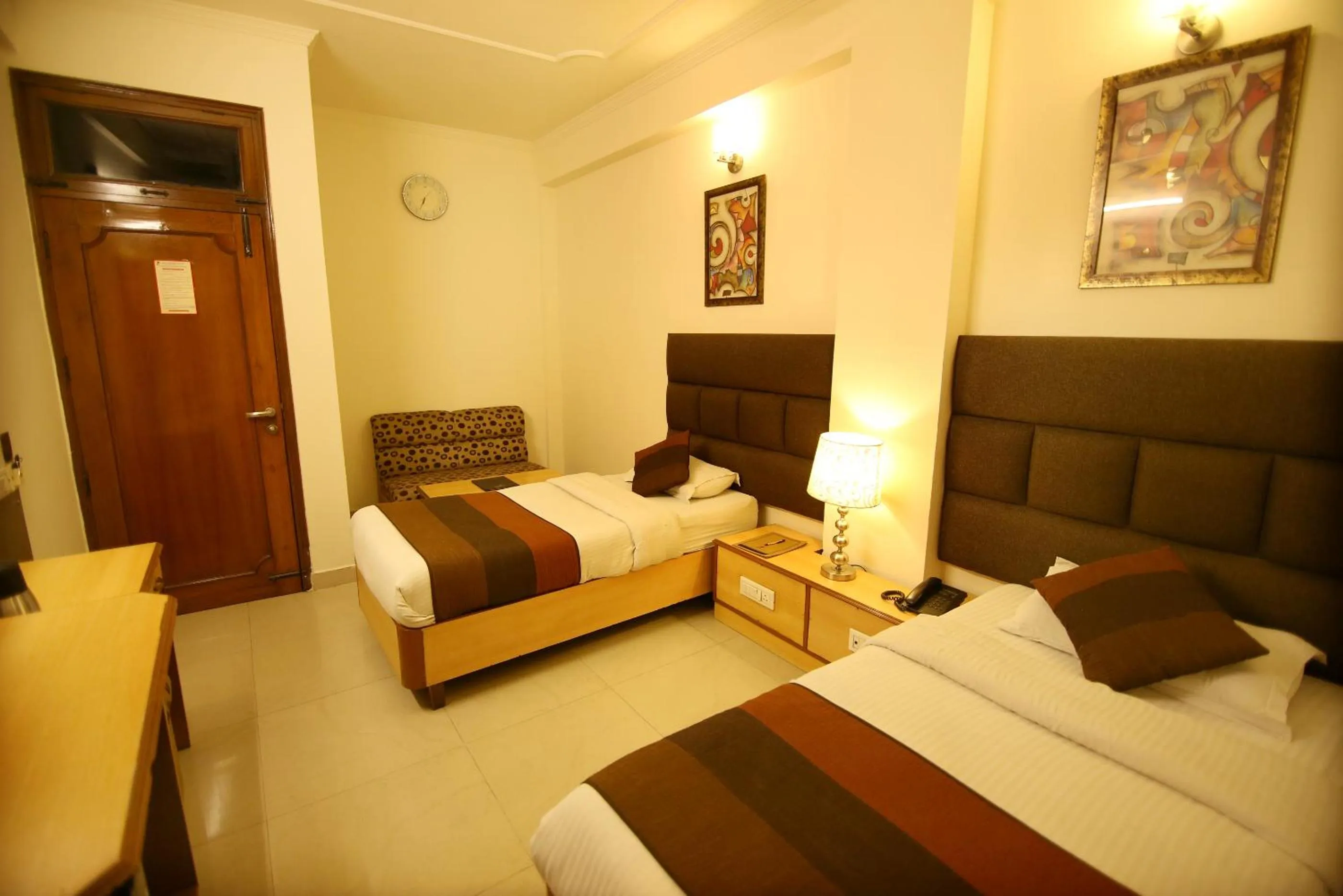 Photo of the whole room in Hotel Parkway Deluxe