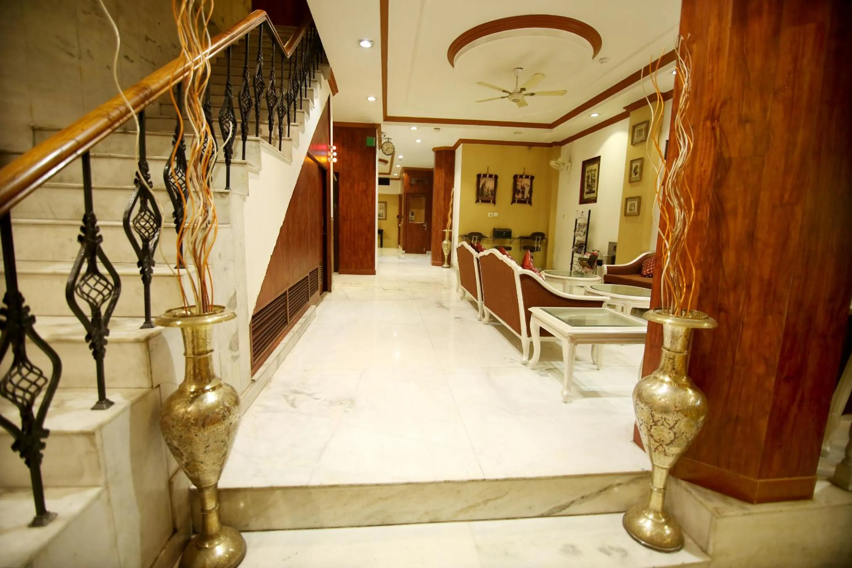 Lobby or reception in Hotel Parkway Deluxe